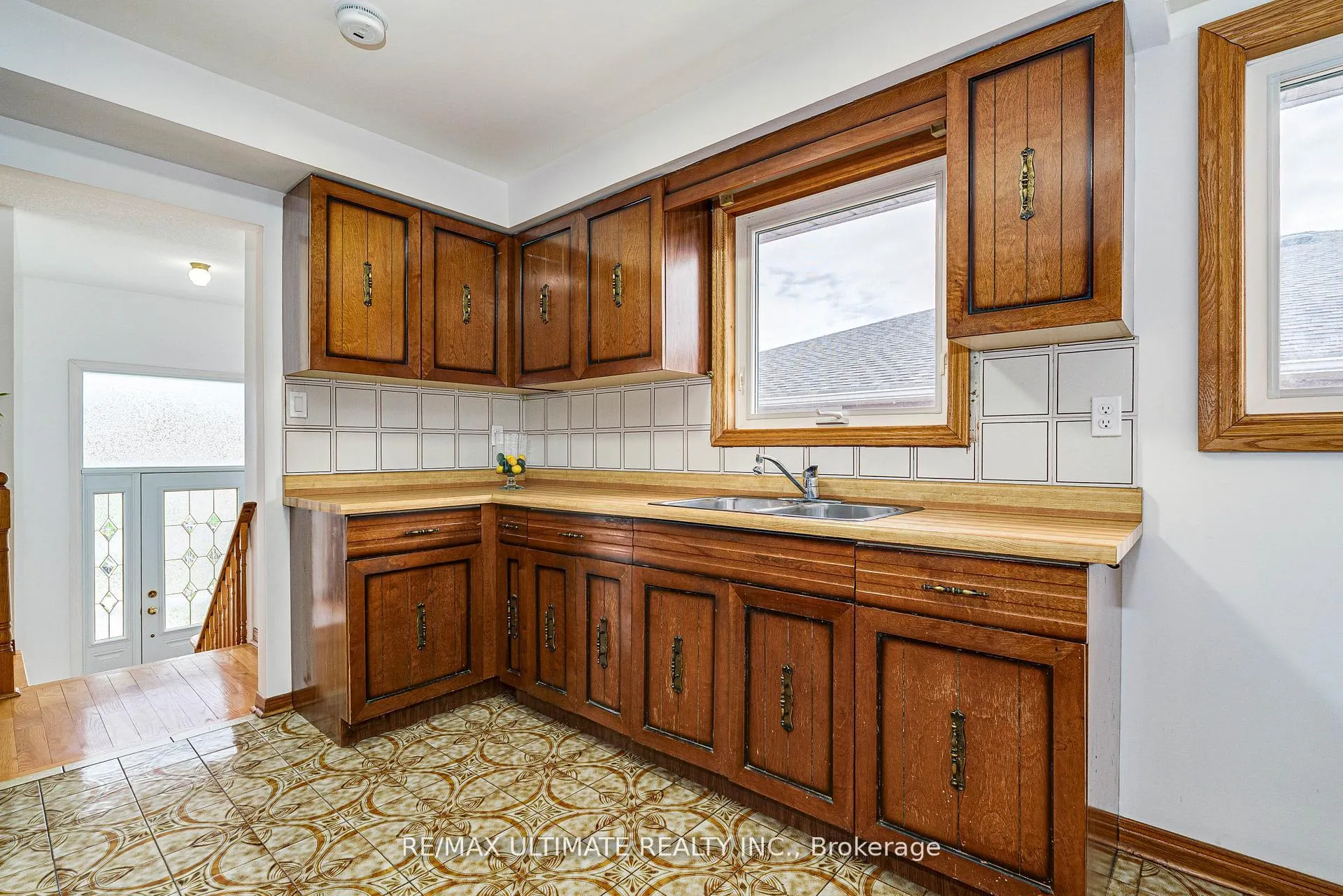 Photo 13 of 196 Meadows Boulevard, Mississauga, Rathwood — HOMEH