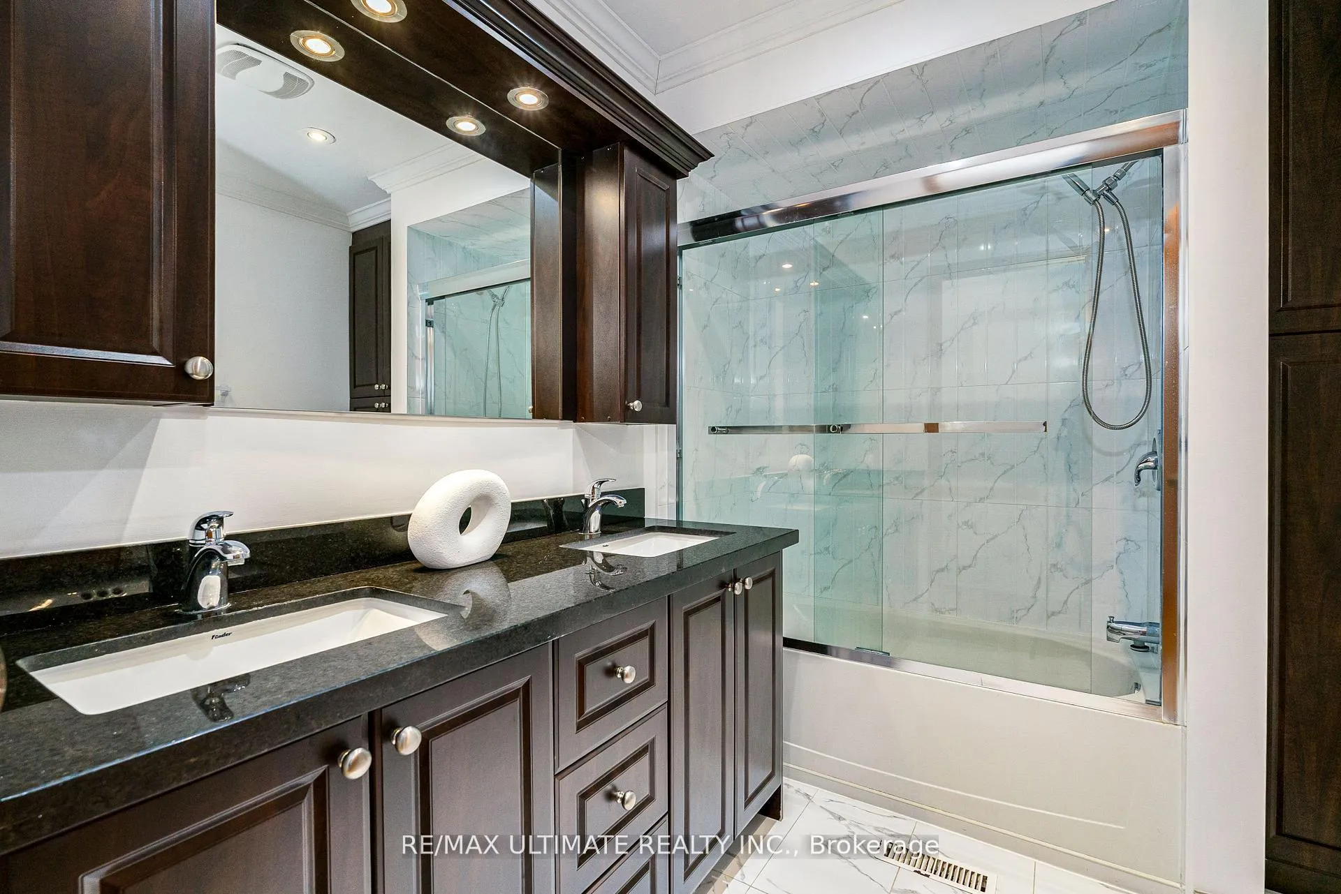 Photo 15 of 196 Meadows Boulevard, Mississauga, Rathwood — HOMEH
