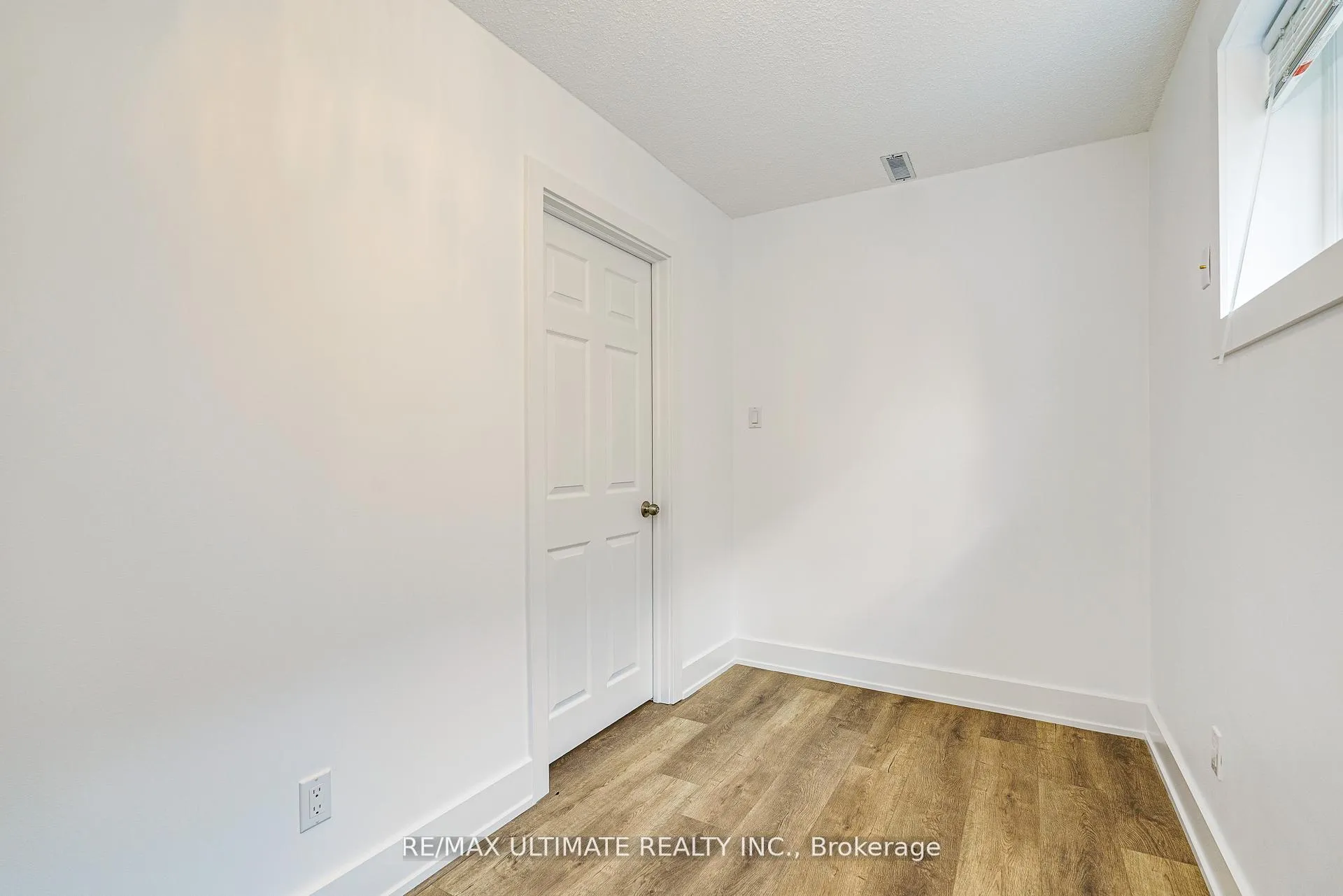 Photo 27 of 196 Meadows Boulevard, Mississauga, Rathwood — HOMEH