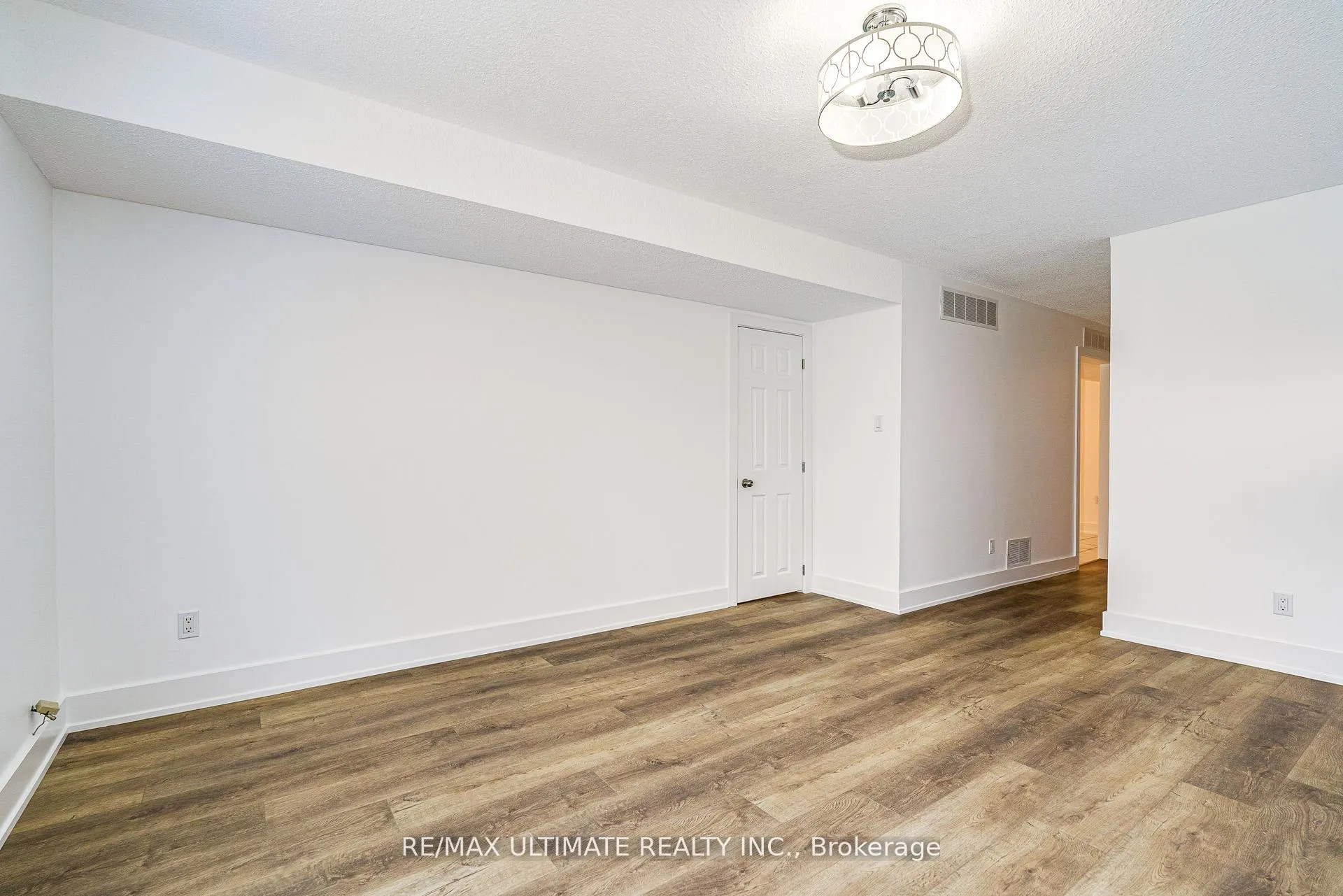 Photo 35 of 196 Meadows Boulevard, Mississauga, Rathwood — HOMEH
