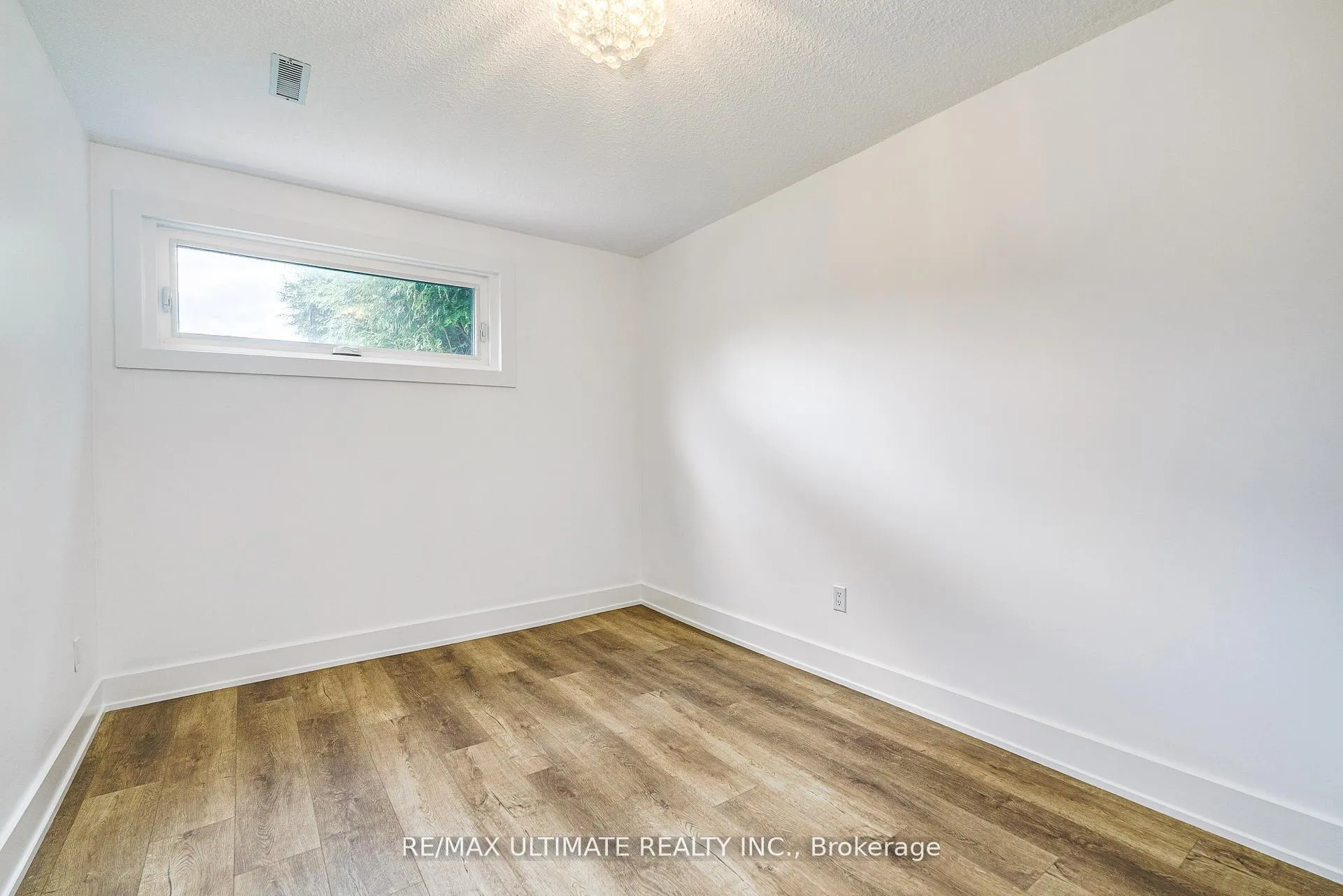 Photo 37 of 196 Meadows Boulevard, Mississauga, Rathwood — HOMEH