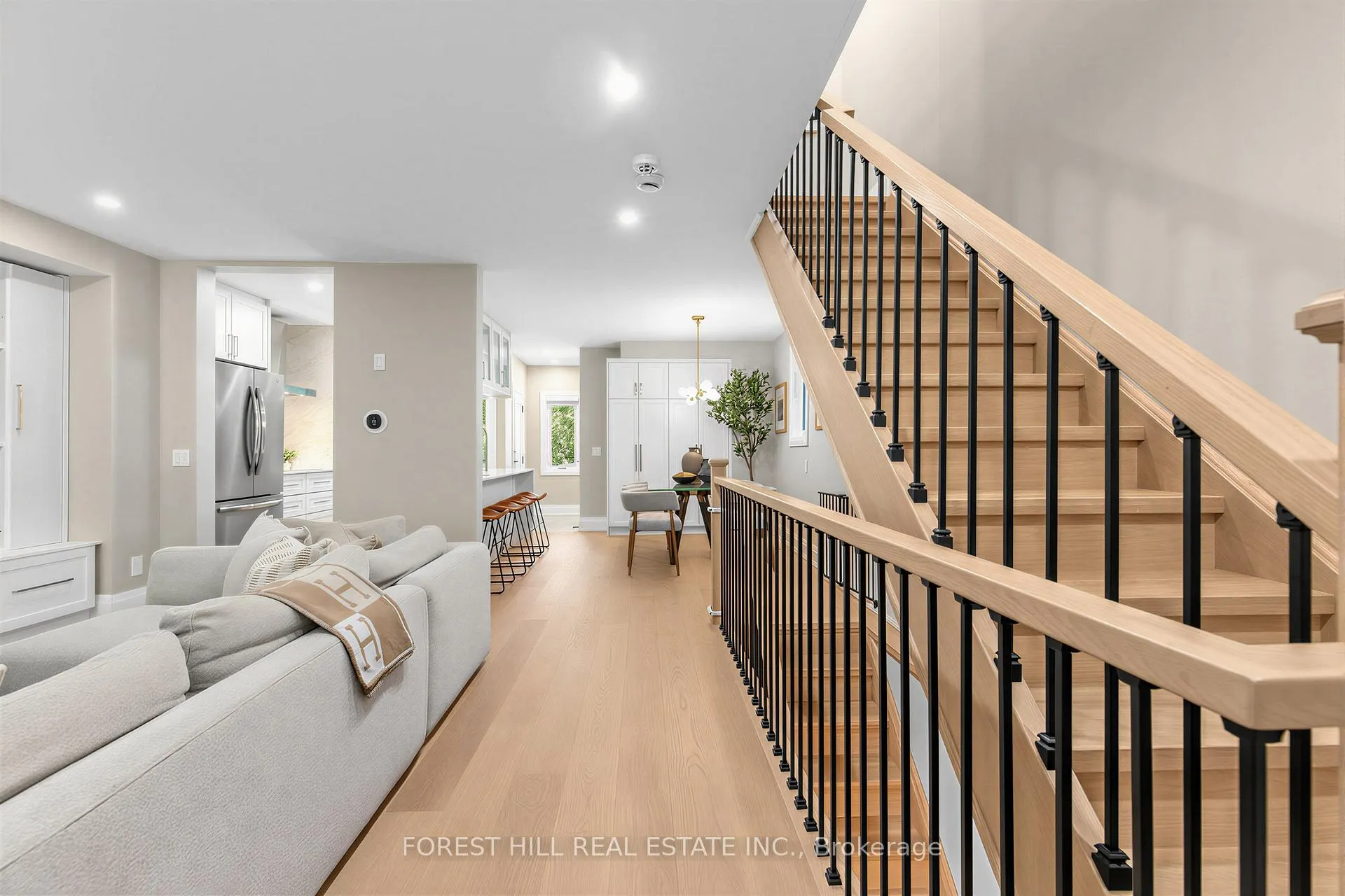 Photo 3 of 35 Park Hill Road, Toronto, Forest Hill North — HOMEH