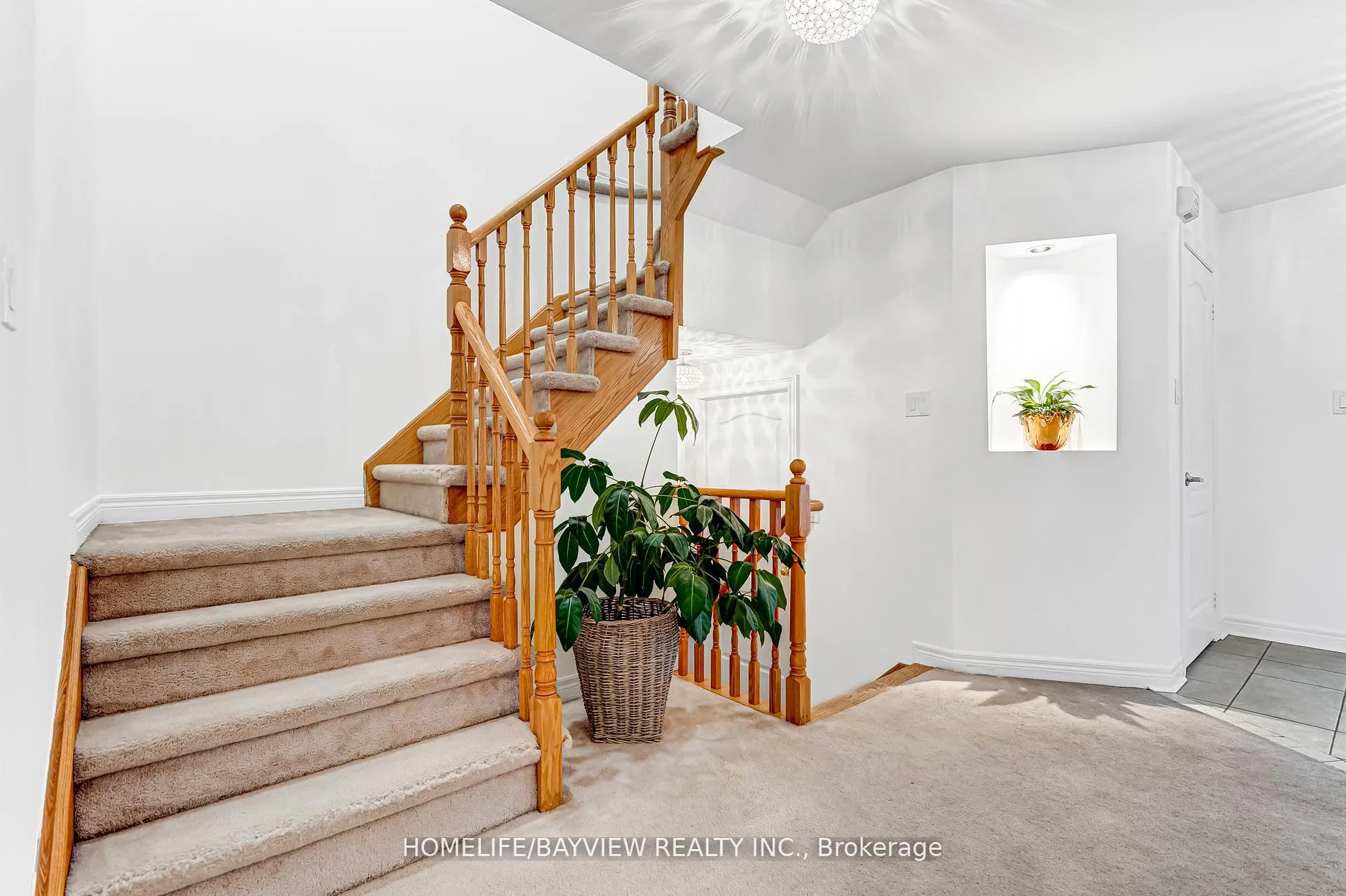 Photo 6 of 515 Rourke Place, Newmarket, Gorham-College Manor — HOMEH