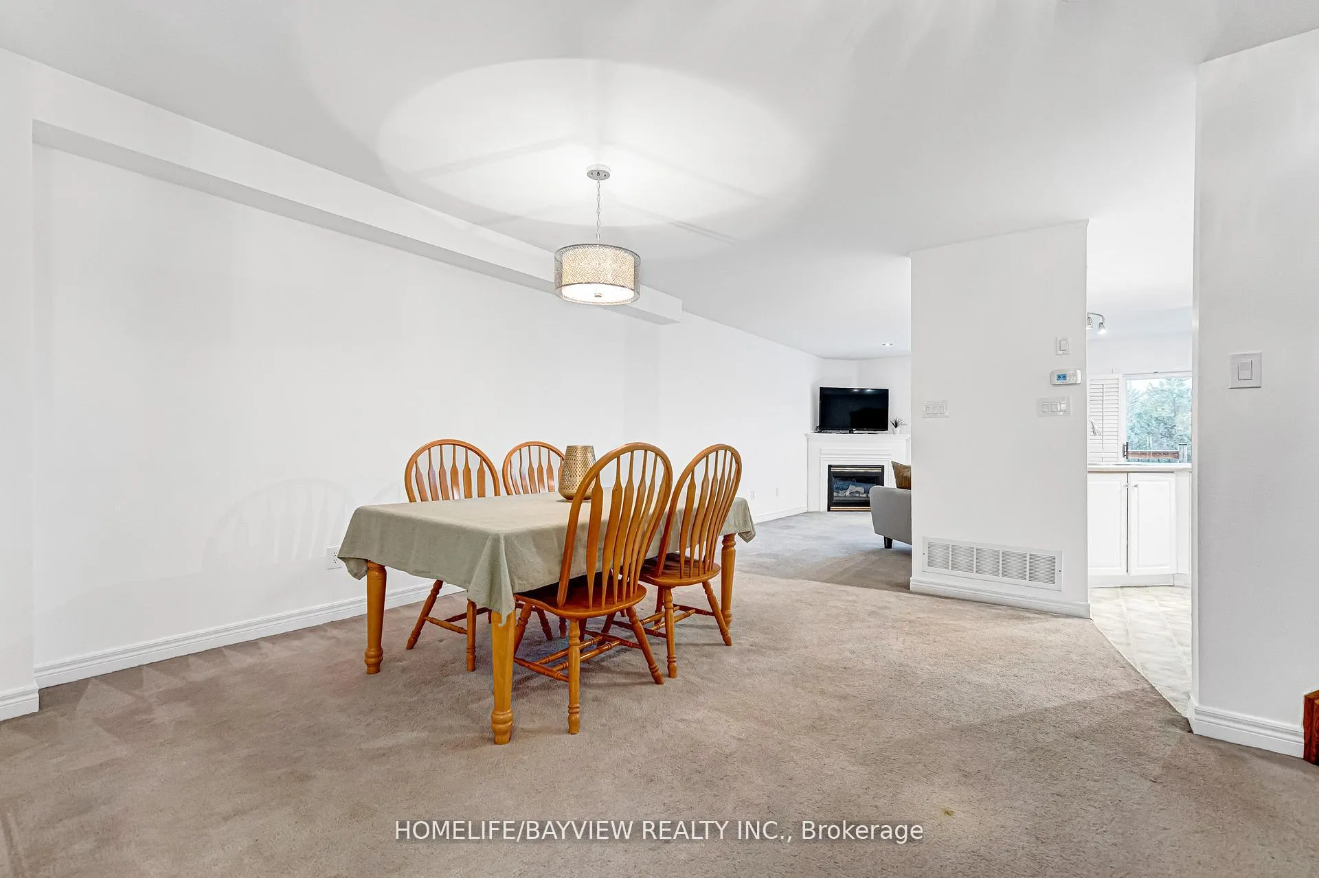 Photo 8 of 515 Rourke Place, Newmarket, Gorham-College Manor — HOMEH
