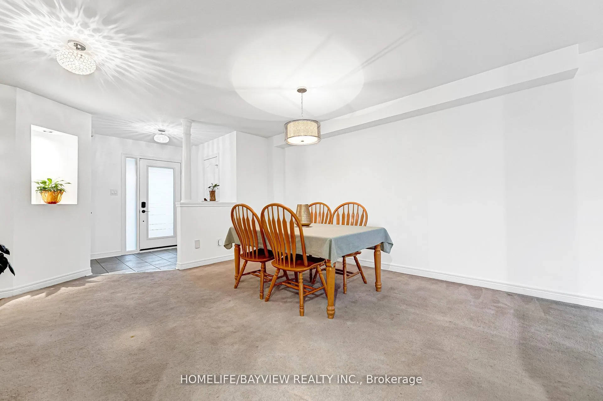 Photo 9 of 515 Rourke Place, Newmarket, Gorham-College Manor — HOMEH