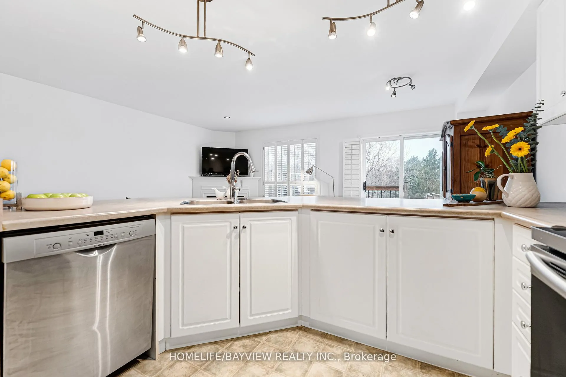 Photo 21 of 515 Rourke Place, Newmarket, Gorham-College Manor — HOMEH