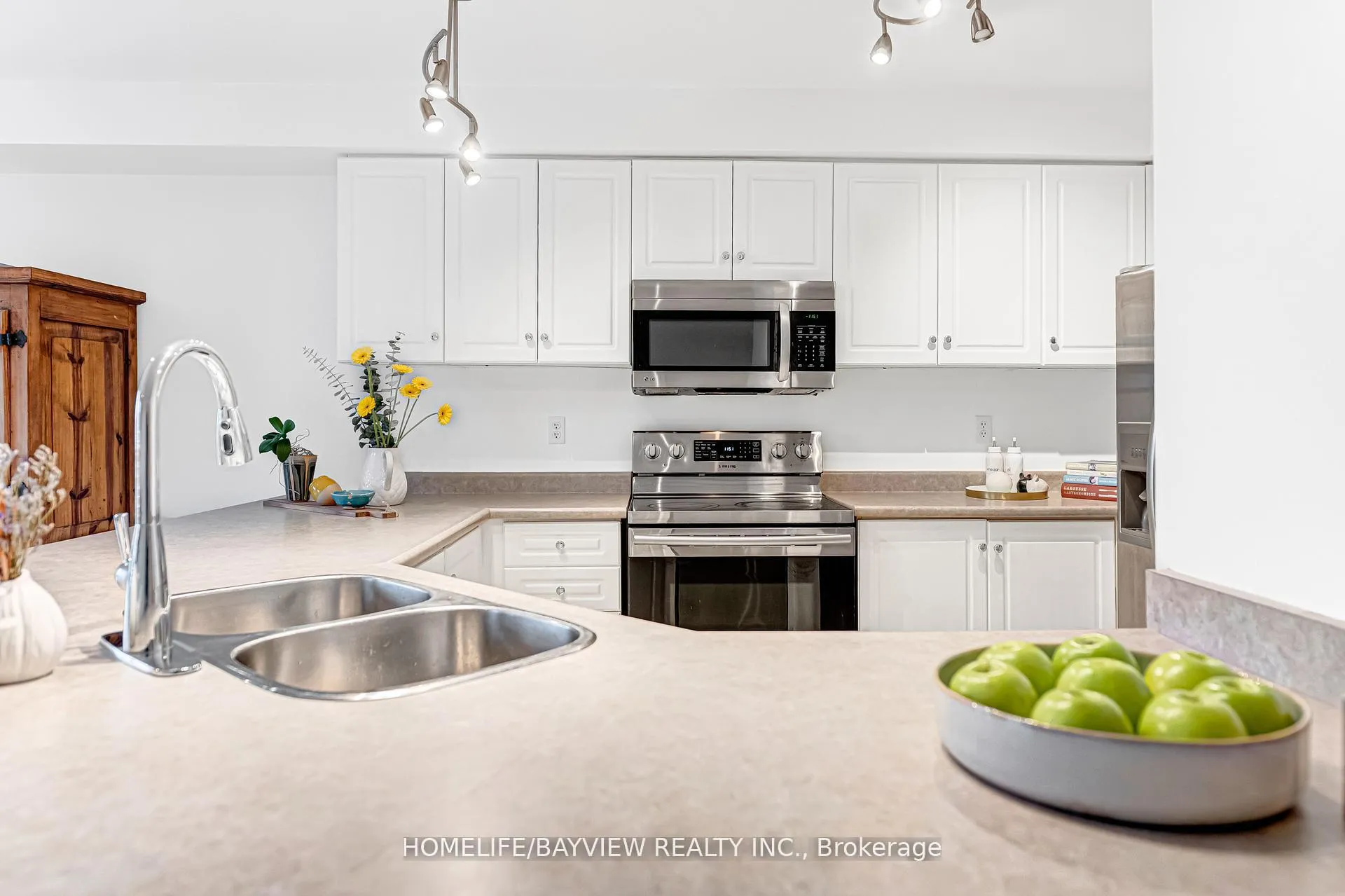 Photo 24 of 515 Rourke Place, Newmarket, Gorham-College Manor — HOMEH