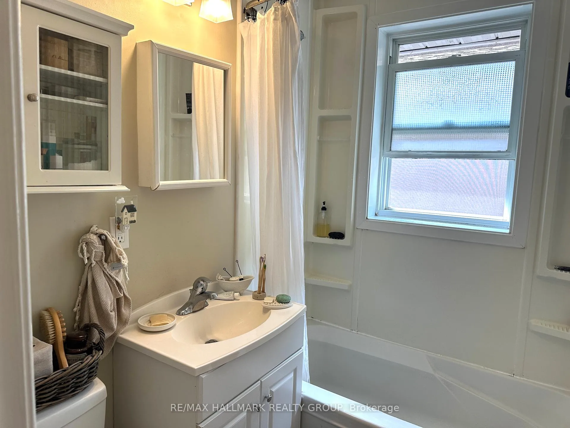 Photo 9 of Unit 2, 86 Gilchrist Avenue, Ottawa, Ottawa West — HOMEH