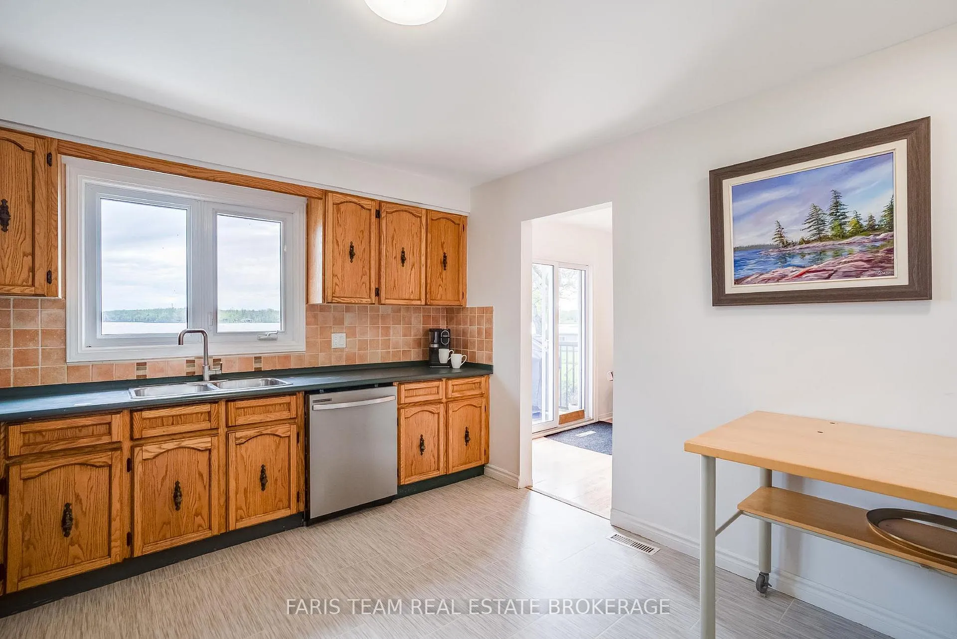 Photo 7 of 643 Glen Crescent, Orillia — HOMEH