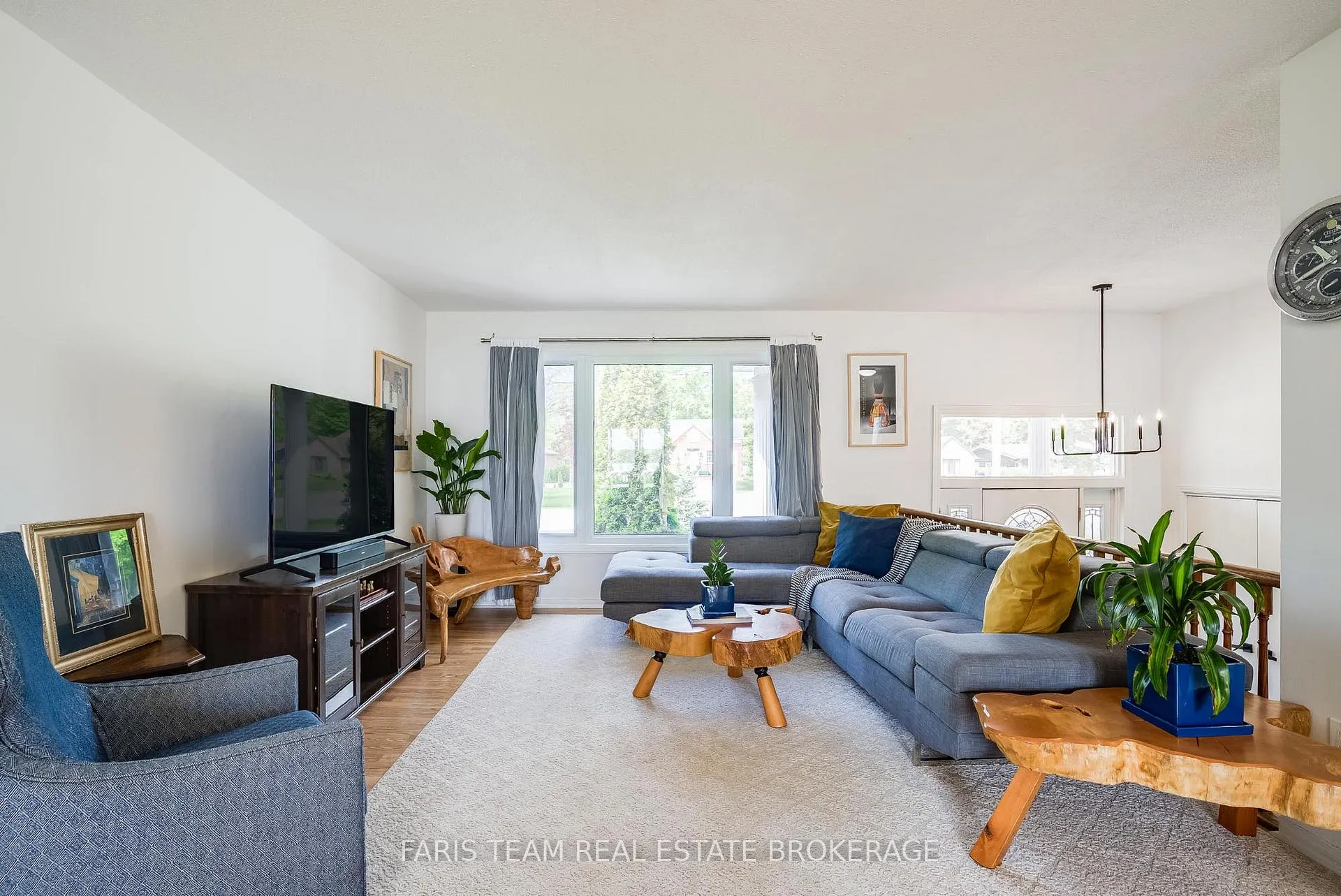 Photo 10 of 643 Glen Crescent, Orillia — HOMEH