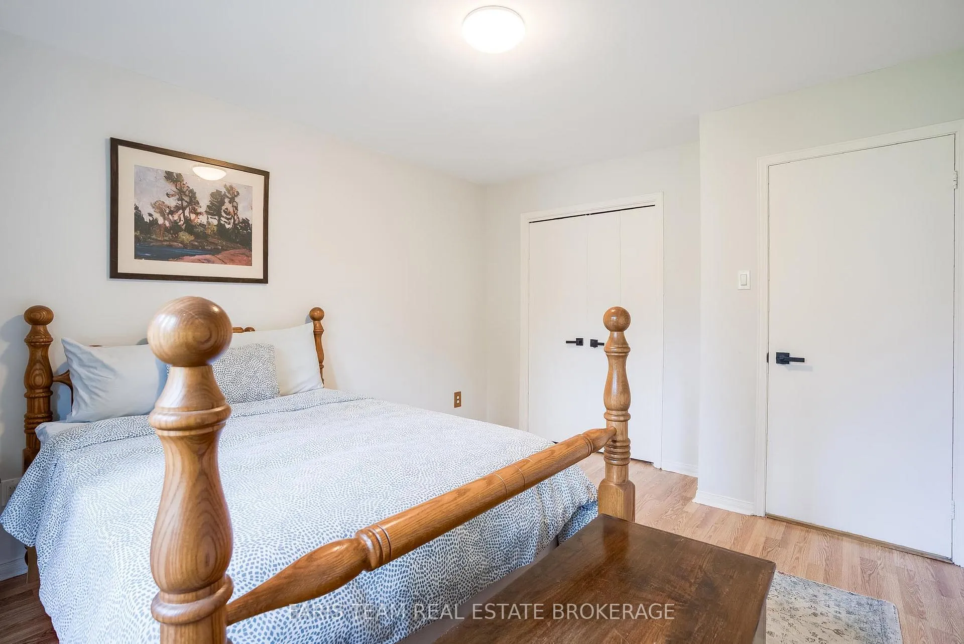 Photo 17 of 643 Glen Crescent, Orillia — HOMEH