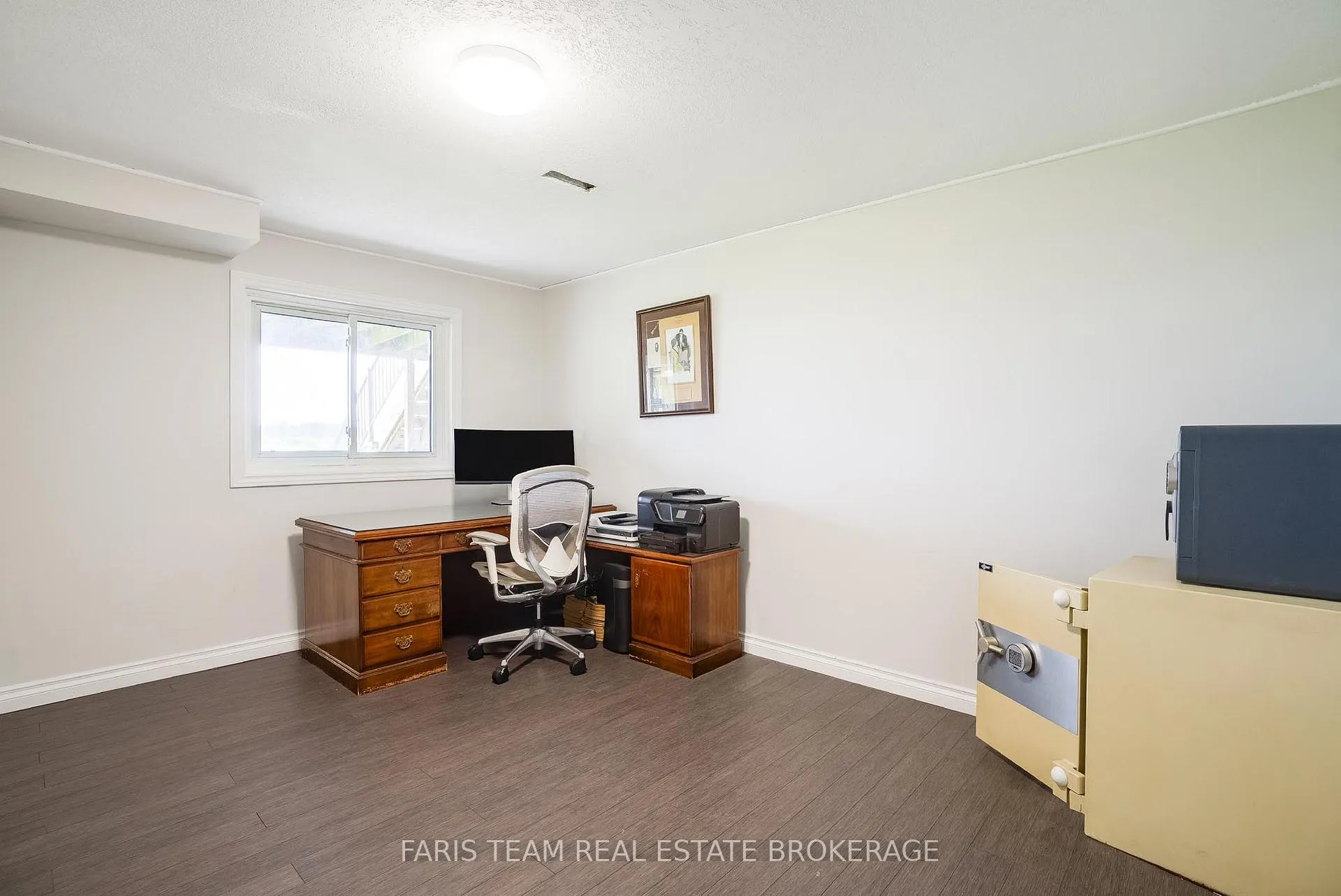 Photo 26 of 643 Glen Crescent, Orillia — HOMEH
