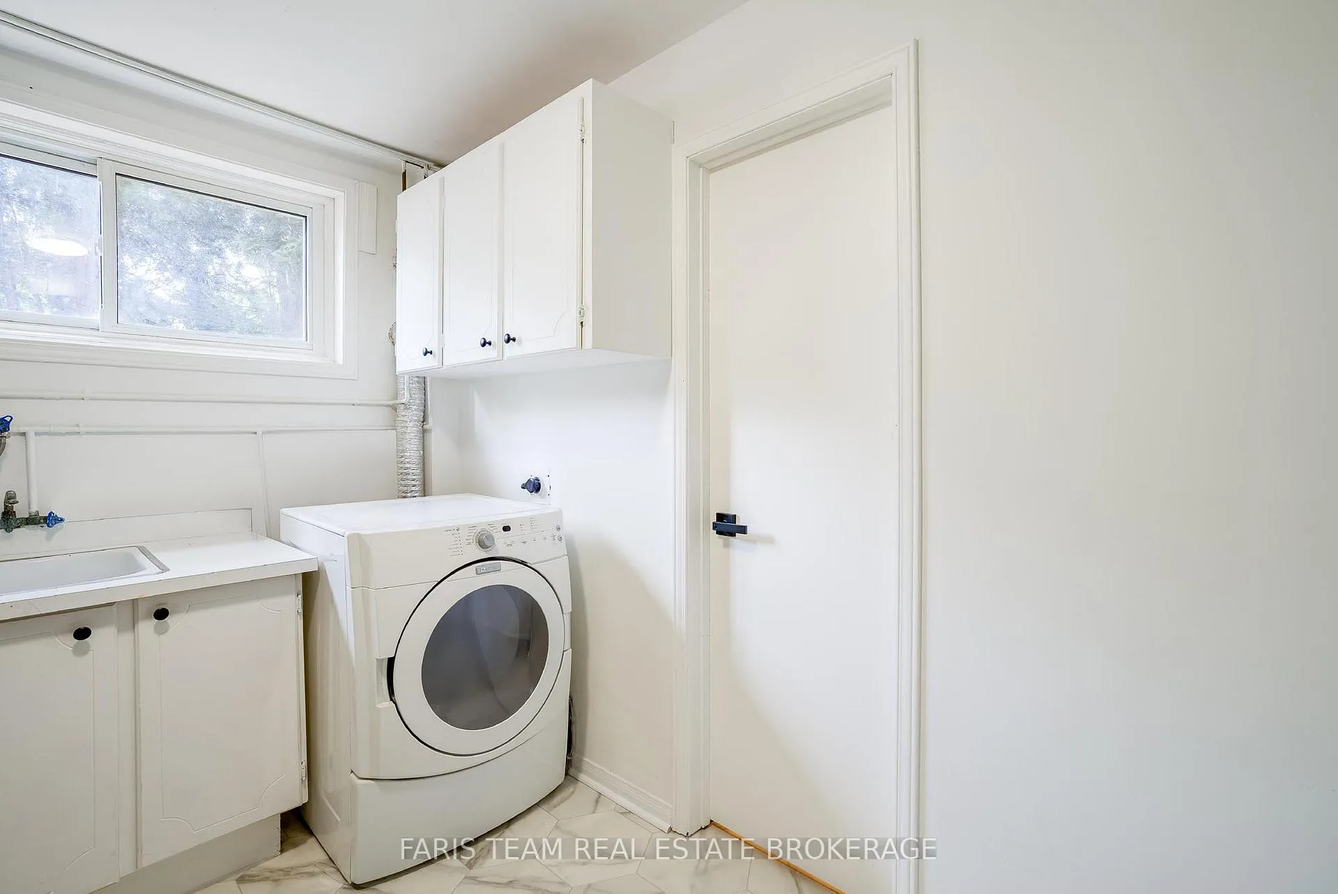 Photo 31 of 643 Glen Crescent, Orillia — HOMEH