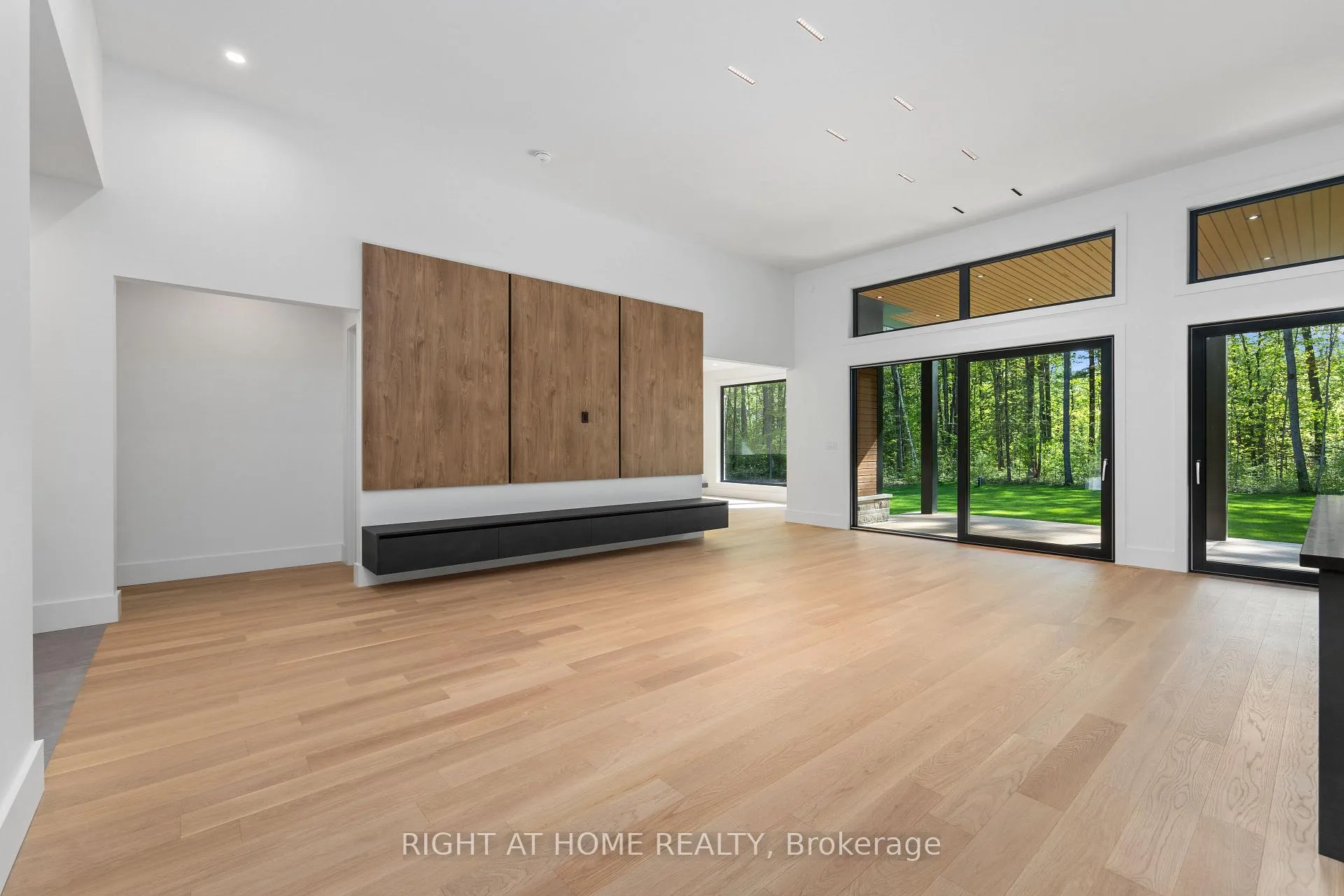 Photo 6 of 1318 Tiny Beaches Road S, Tiny, Rural Tiny — HOMEH