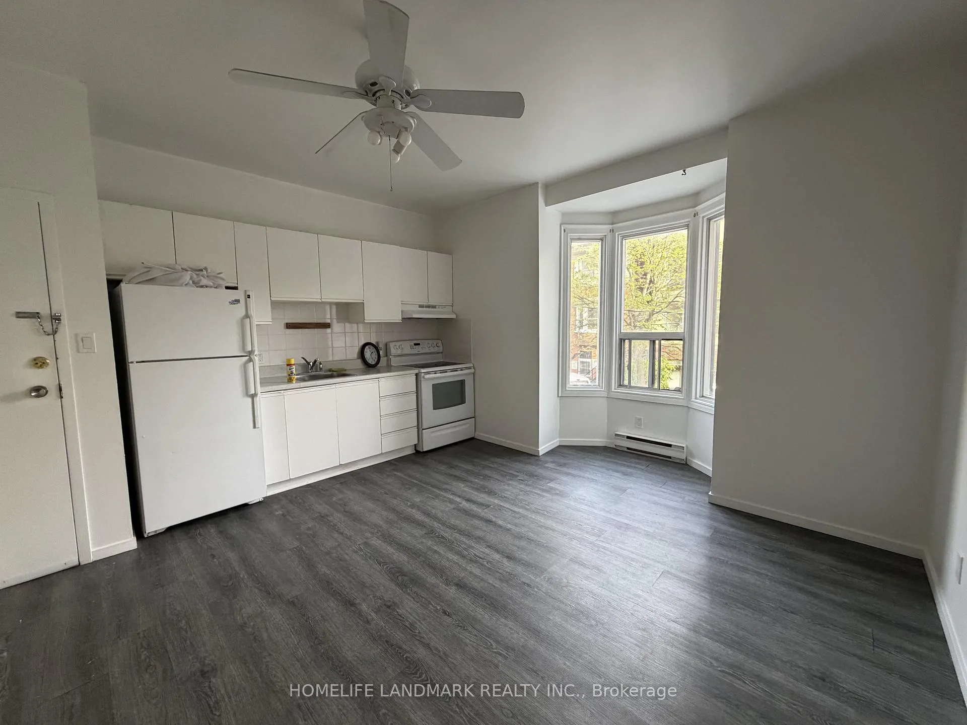 Photo 4 of Unit 2, 968 Bathurst Street, Toronto, The Annex — HOMEH