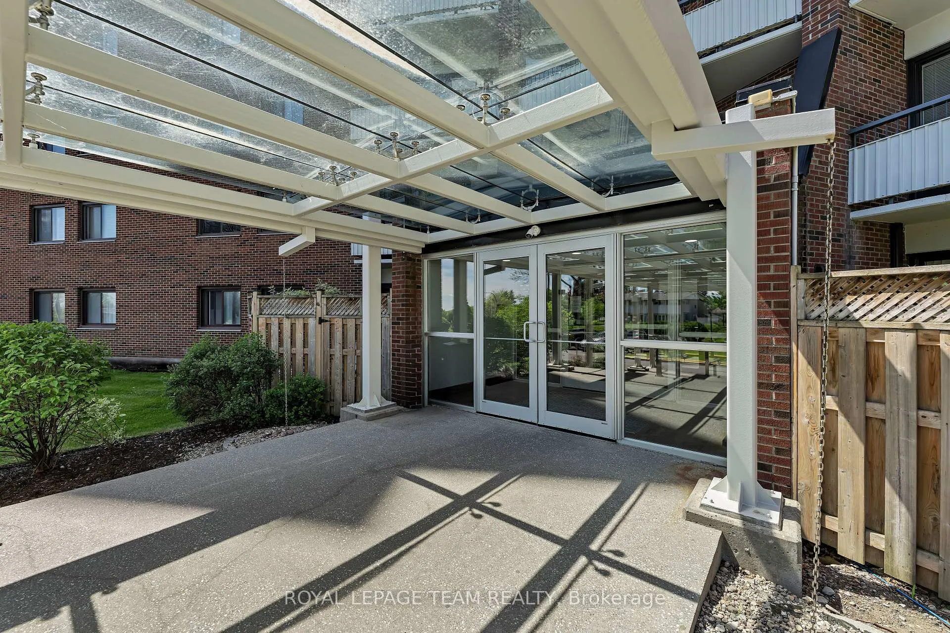 Photo 3 of Unit 707, 20 Chesterton Drive, Ottawa, Borden Farm/Stewart Farm/Carleton Heights/Parkwood Hills — HOMEH