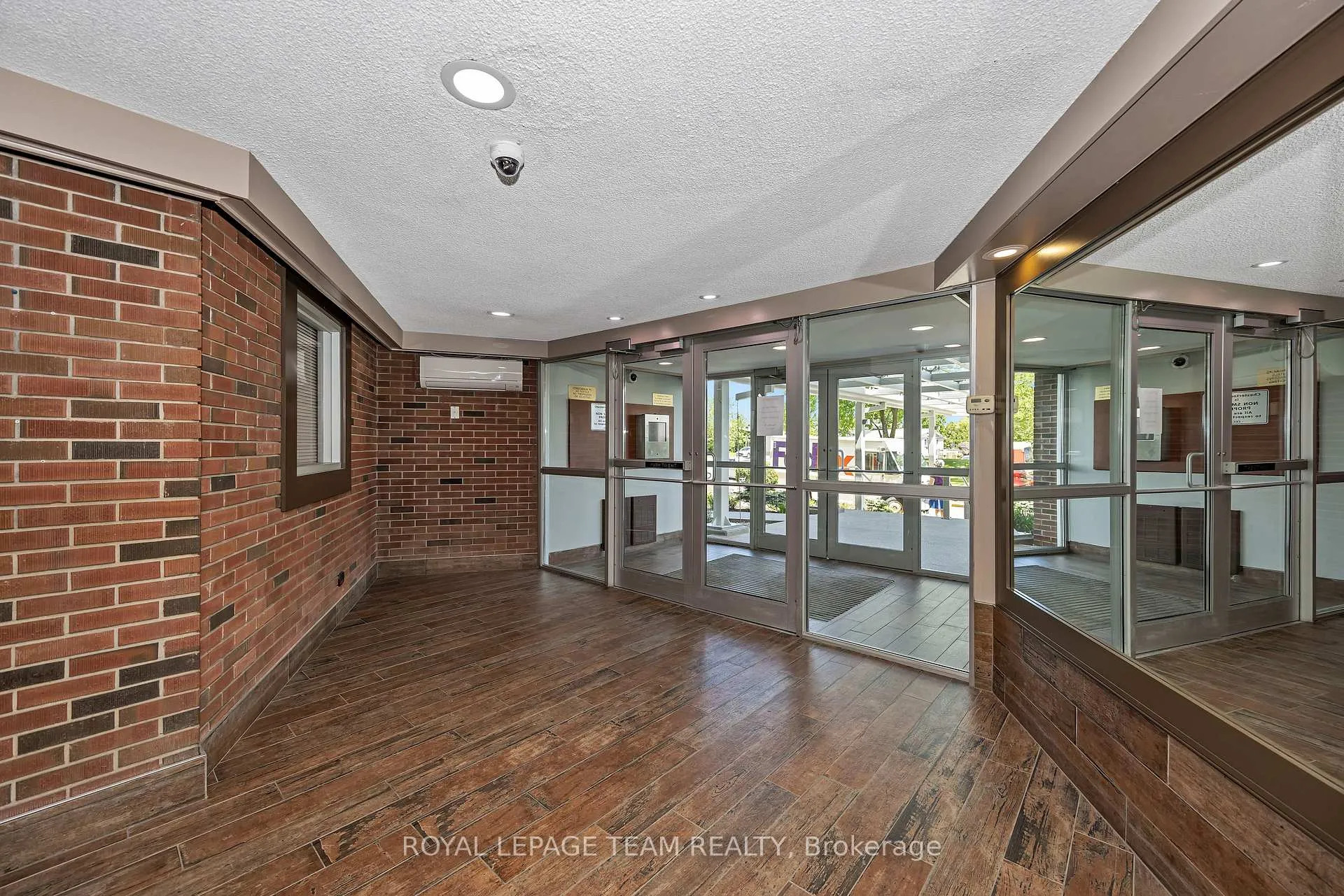 Photo 4 of Unit 707, 20 Chesterton Drive, Ottawa, Borden Farm/Stewart Farm/Carleton Heights/Parkwood Hills — HOMEH