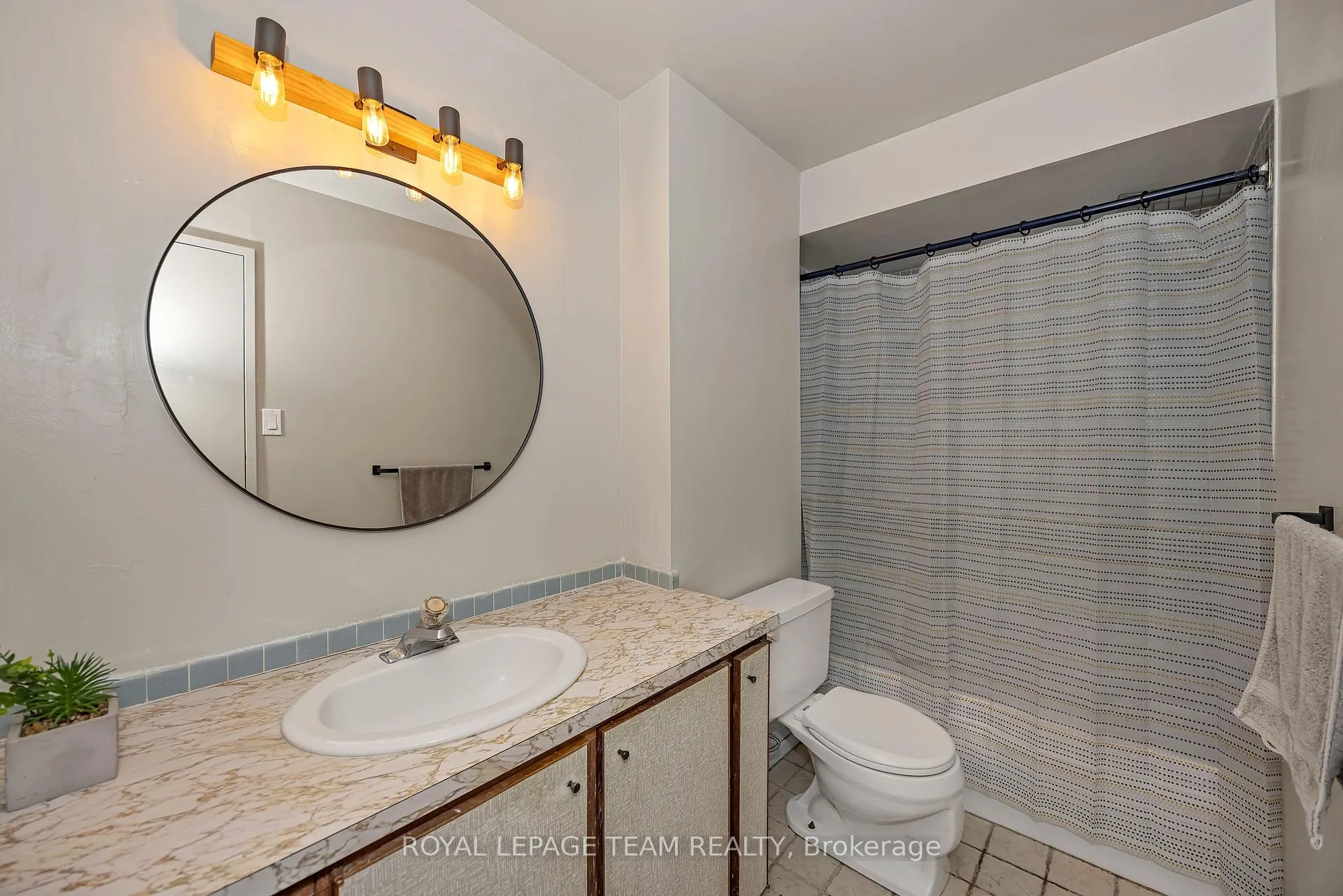 Photo 23 of Unit 707, 20 Chesterton Drive, Ottawa, Borden Farm/Stewart Farm/Carleton Heights/Parkwood Hills — HOMEH