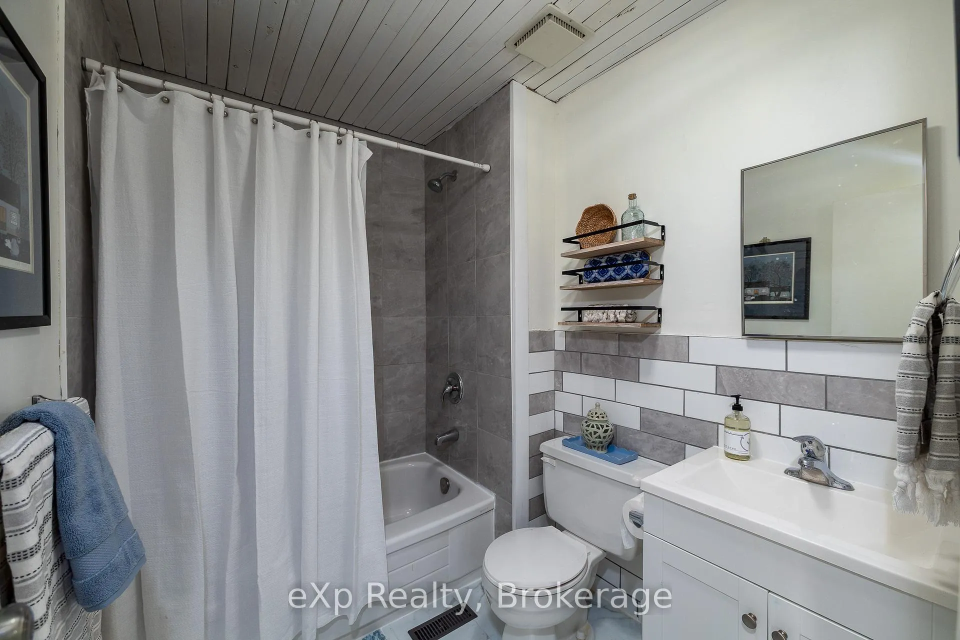 Photo 22 of Unit 12, 563 Tenth Street, Collingwood — HOMEH
