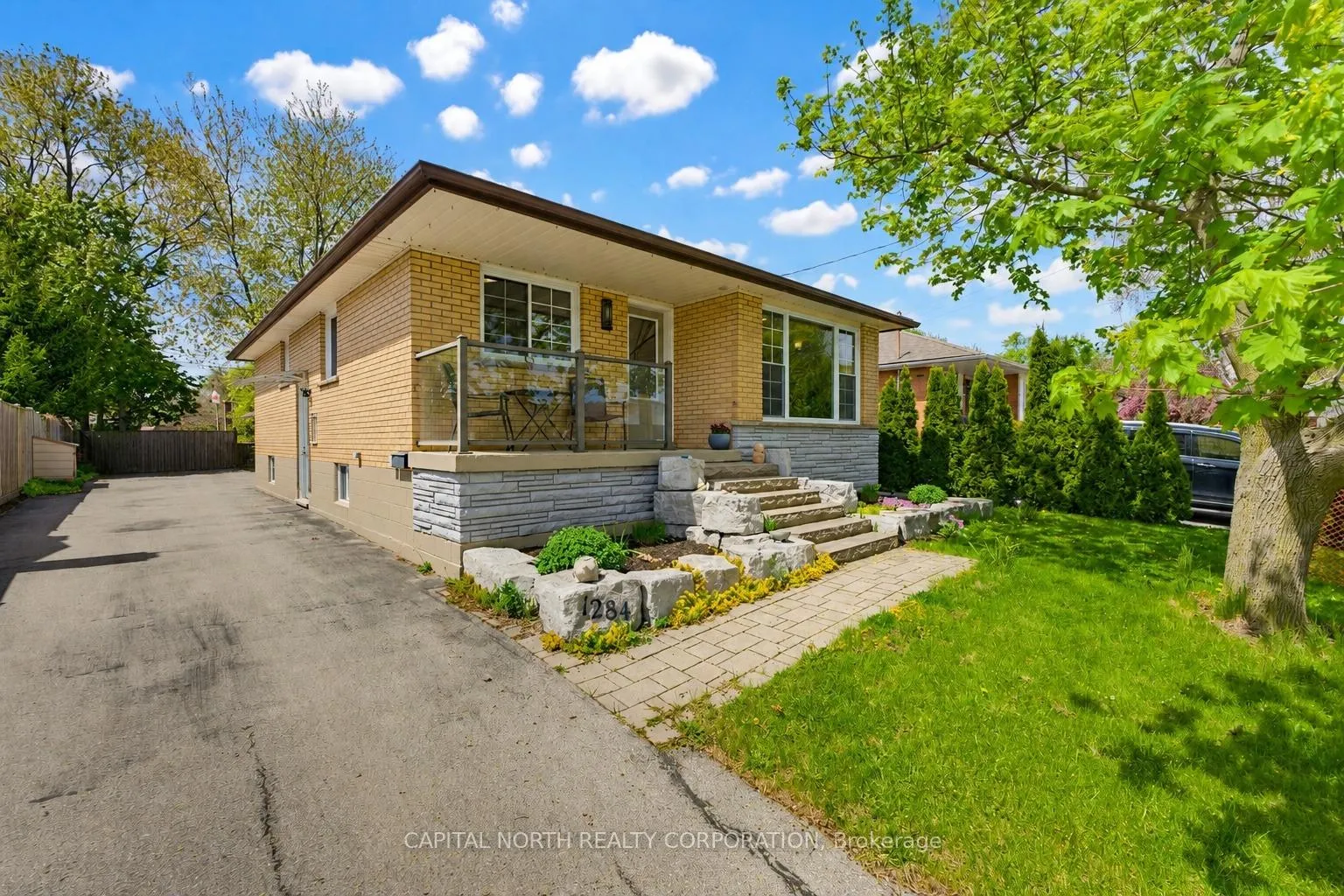 Photo 1 of 1284 Hertel Crescent, Burlington, Mountainside — HOMEH