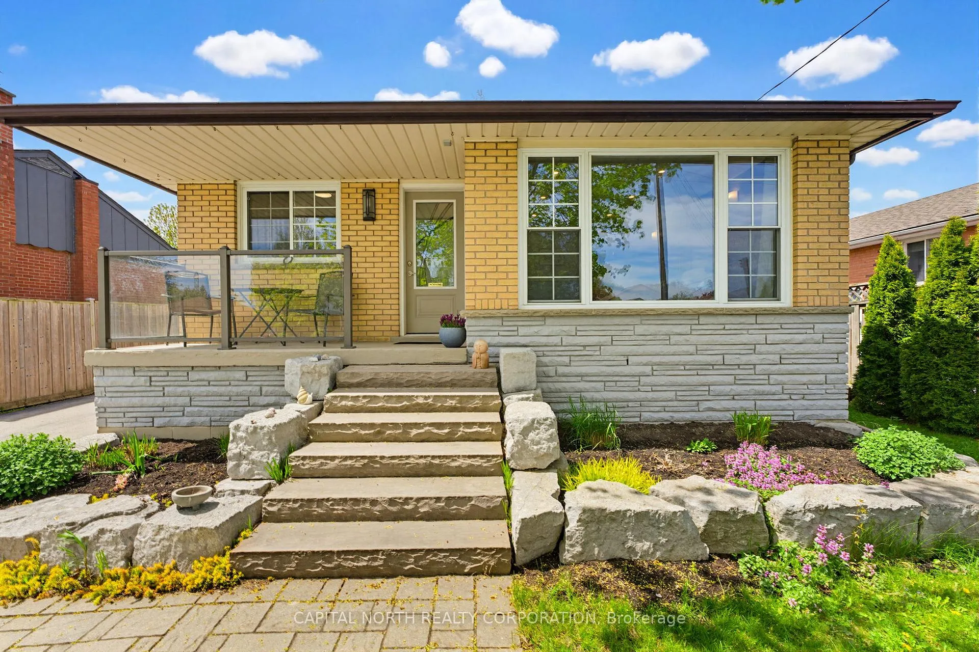 Photo 3 of 1284 Hertel Crescent, Burlington, Mountainside — HOMEH