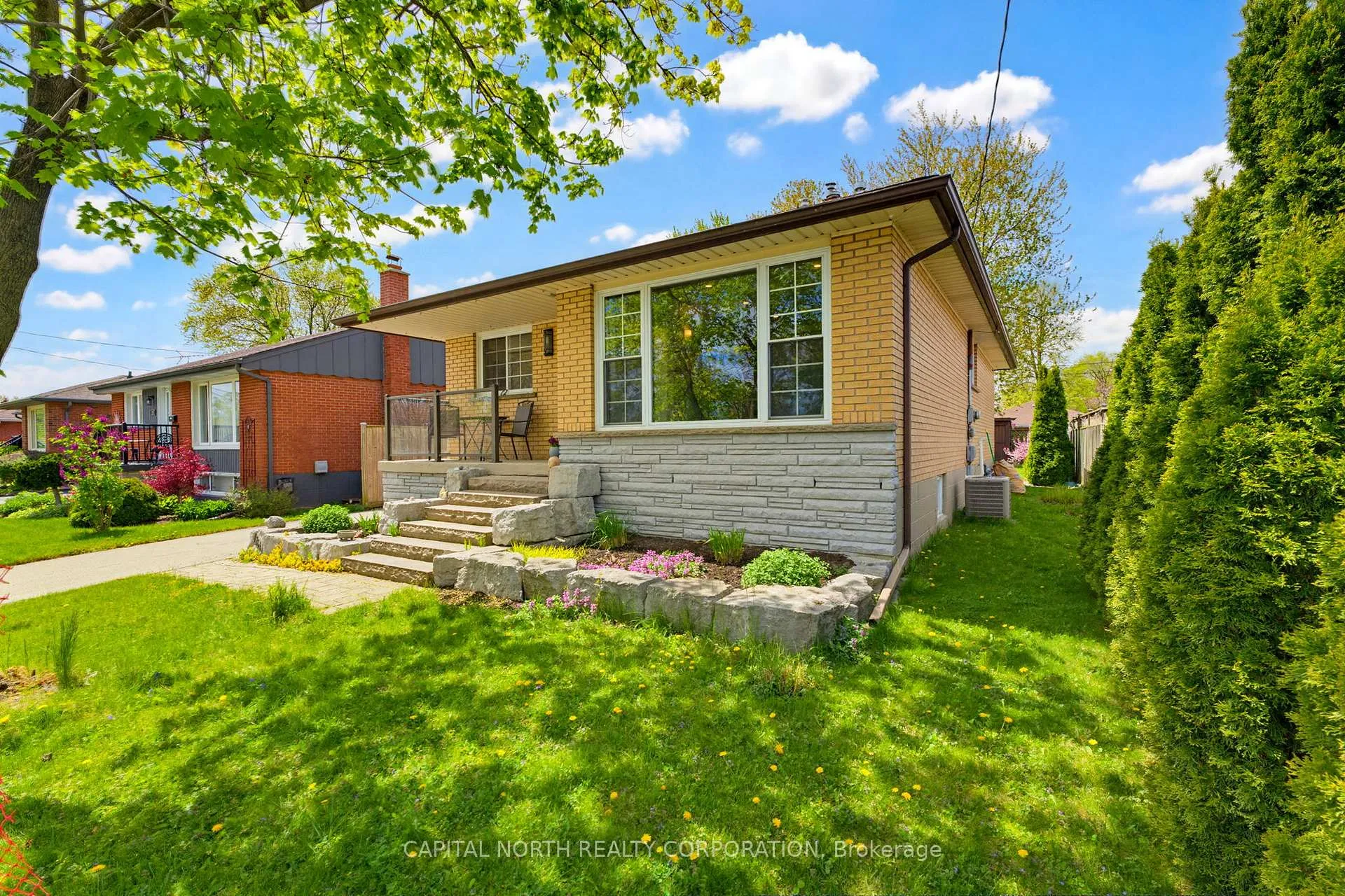 Photo 4 of 1284 Hertel Crescent, Burlington, Mountainside — HOMEH