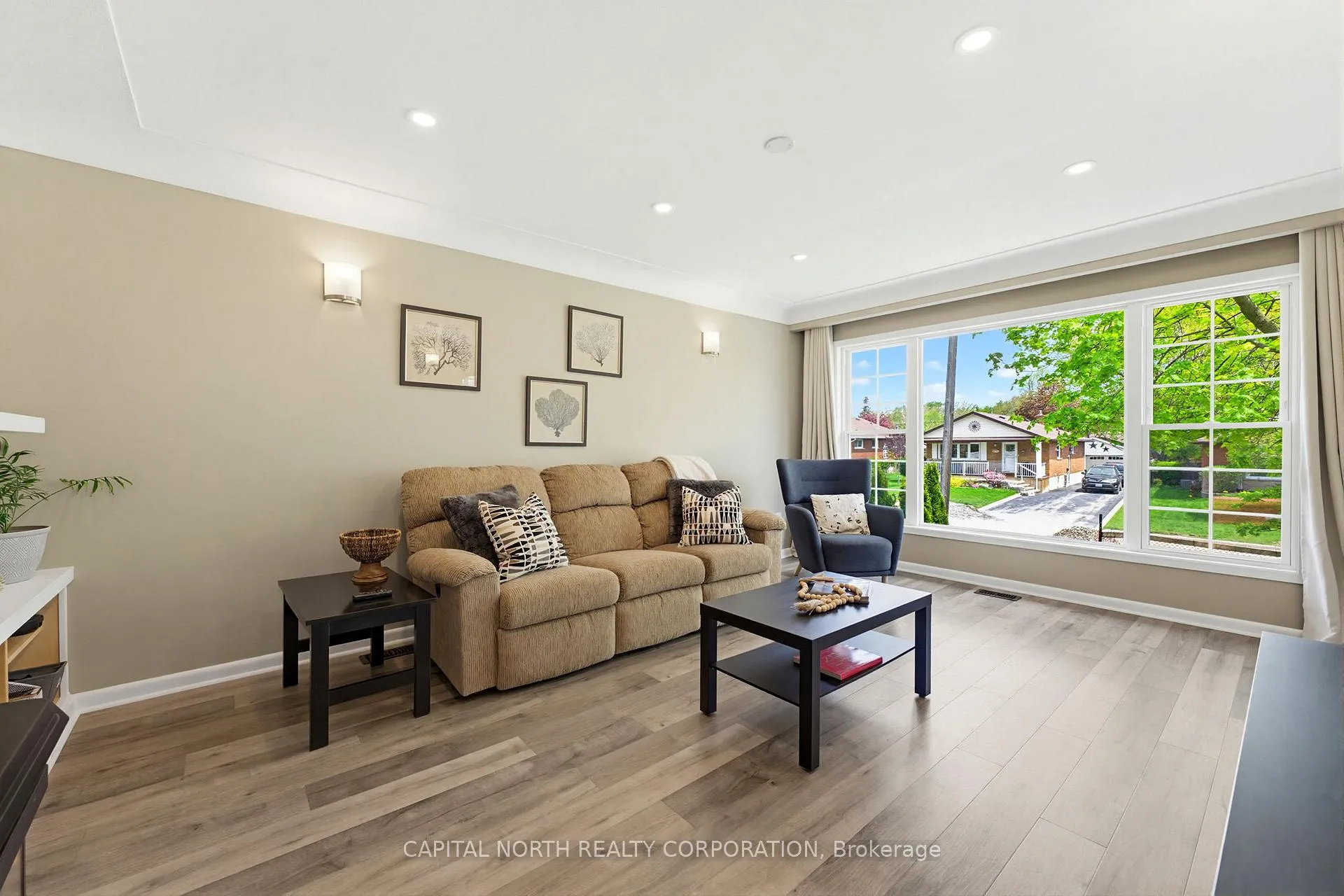 Photo 15 of 1284 Hertel Crescent, Burlington, Mountainside — HOMEH