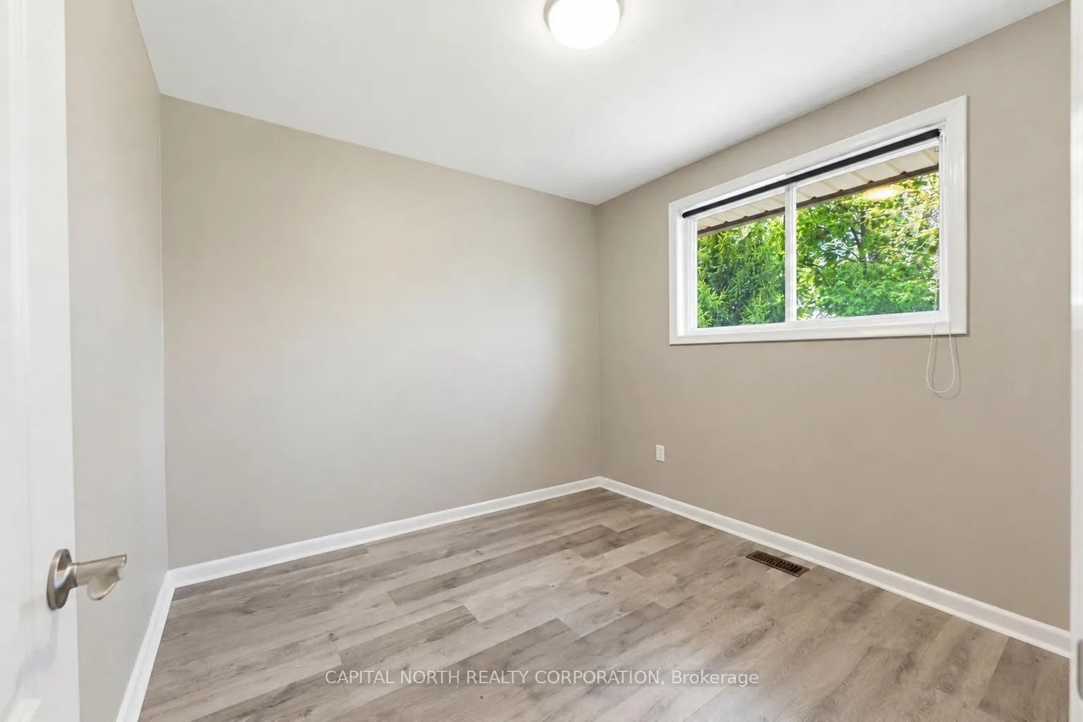 Photo 17 of 1284 Hertel Crescent, Burlington, Mountainside — HOMEH