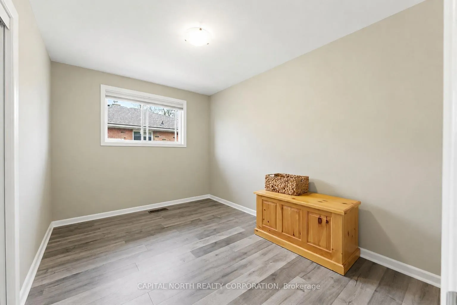 Photo 18 of 1284 Hertel Crescent, Burlington, Mountainside — HOMEH