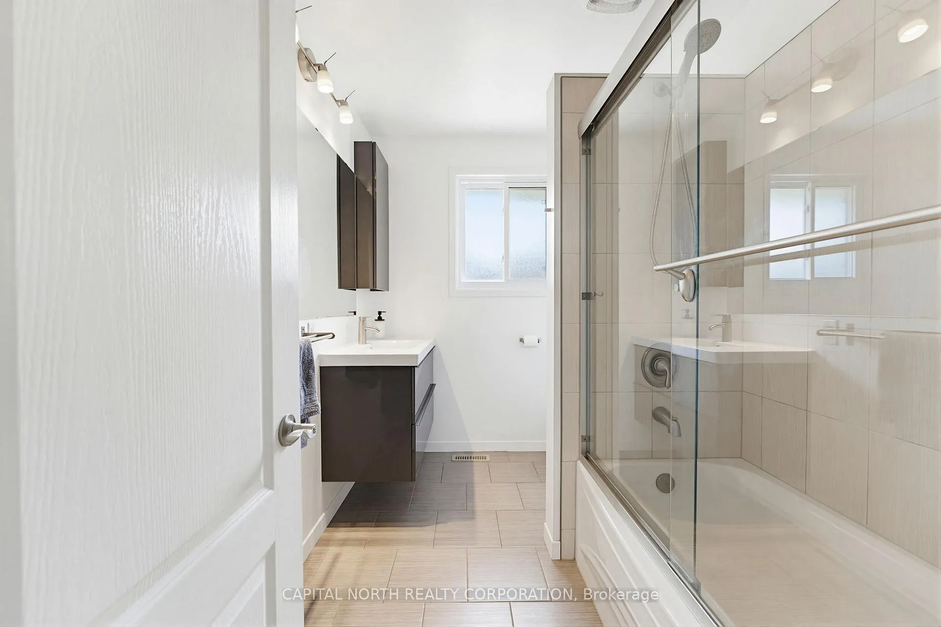 Photo 19 of 1284 Hertel Crescent, Burlington, Mountainside — HOMEH