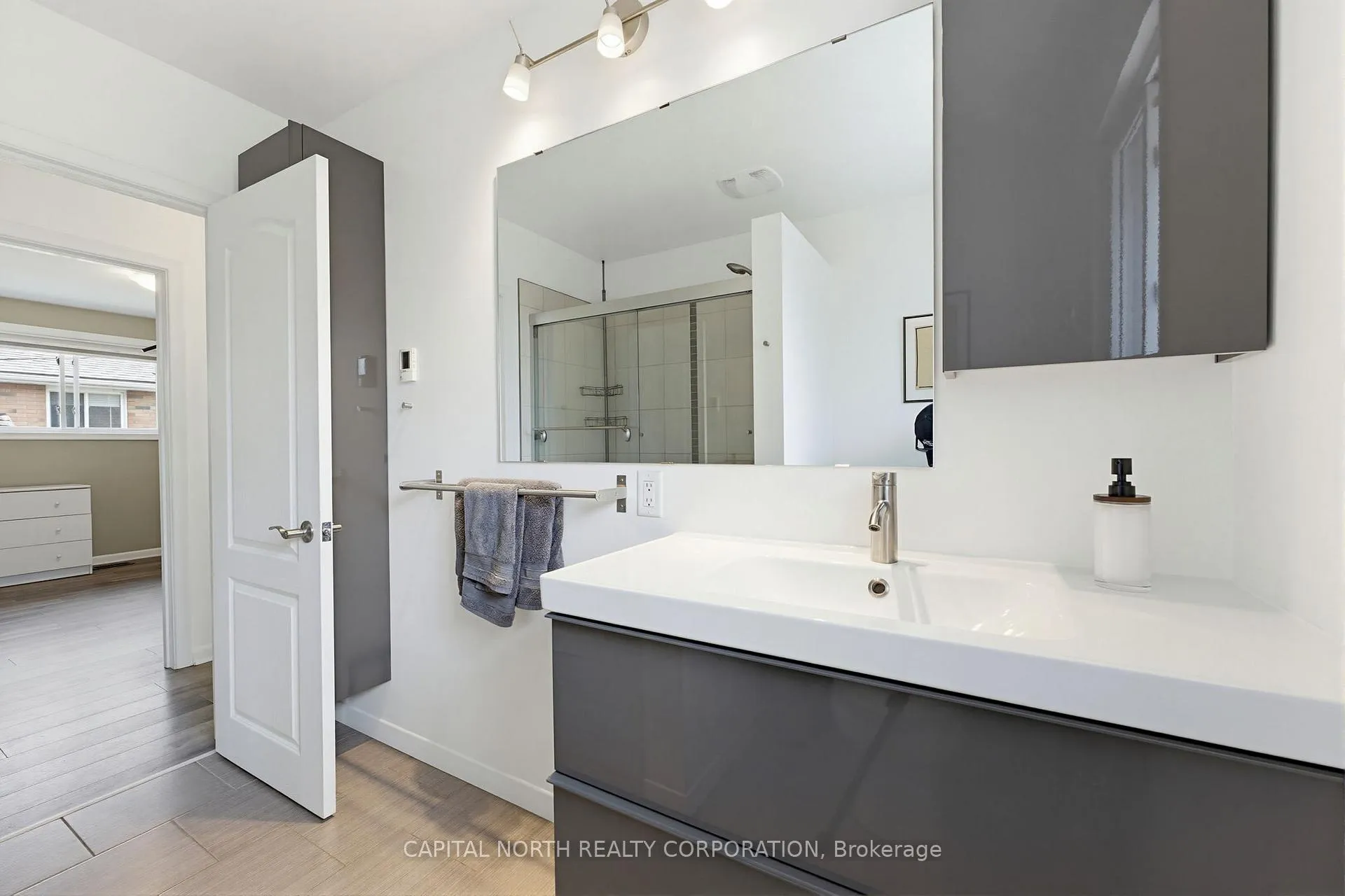 Photo 20 of 1284 Hertel Crescent, Burlington, Mountainside — HOMEH