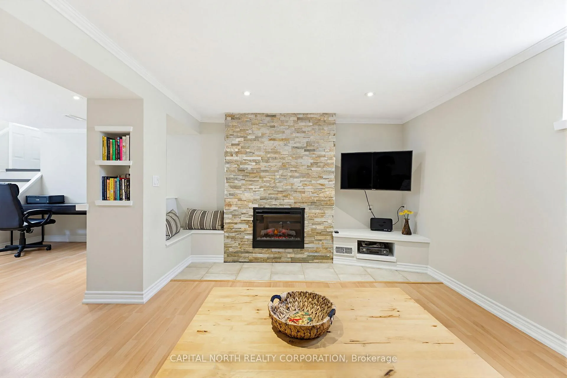 Photo 25 of 1284 Hertel Crescent, Burlington, Mountainside — HOMEH
