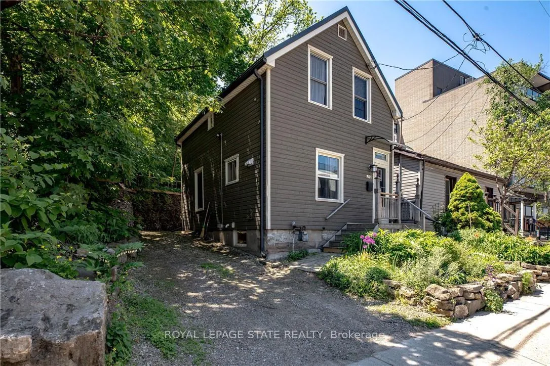 Photo 3 of 210 Charlton Avenue E, Hamilton, Corktown — HOMEH