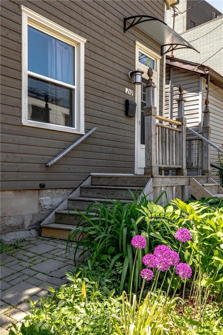 Photo 5 of 210 Charlton Avenue E, Hamilton, Corktown — HOMEH