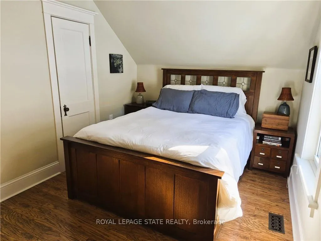 Photo 19 of 210 Charlton Avenue E, Hamilton, Corktown — HOMEH