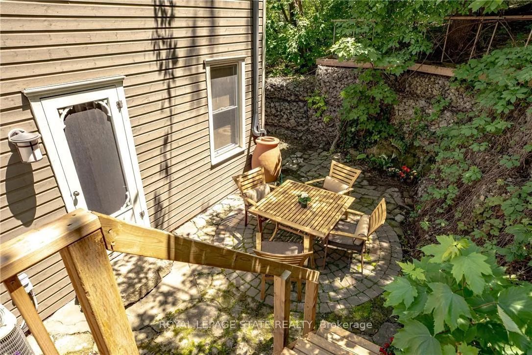 Photo 34 of 210 Charlton Avenue E, Hamilton, Corktown — HOMEH