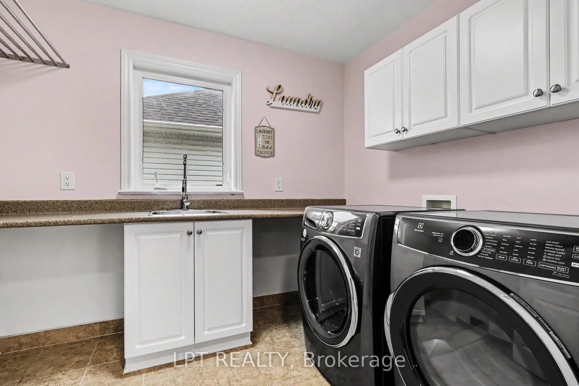 Photo 33 of 325 Creston Valley Way, Ottawa, Blossom Park/Kemp Park/Findlay Creek — HOMEH