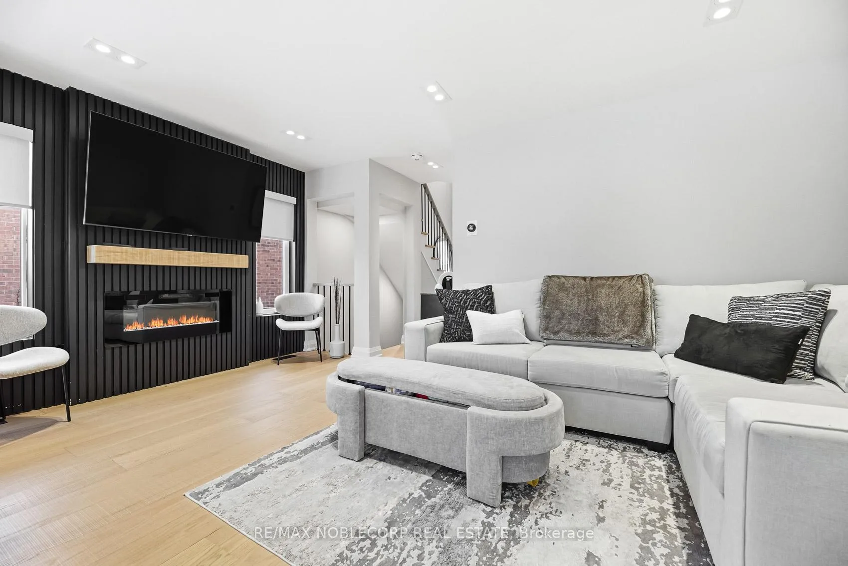 Photo 7 of 17 Senator Way, Caledon, Bolton North — HOMEH