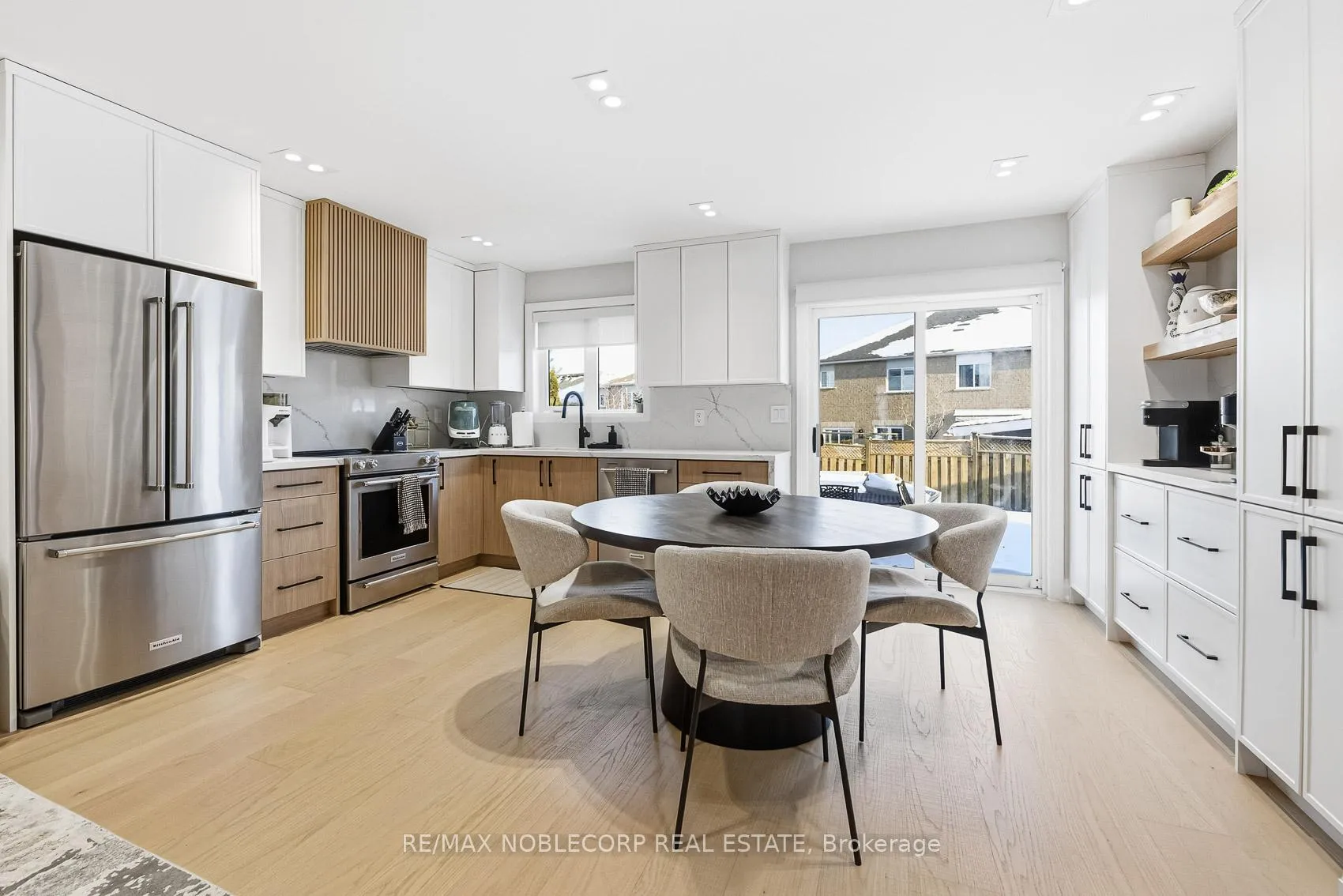 Photo 8 of 17 Senator Way, Caledon, Bolton North — HOMEH