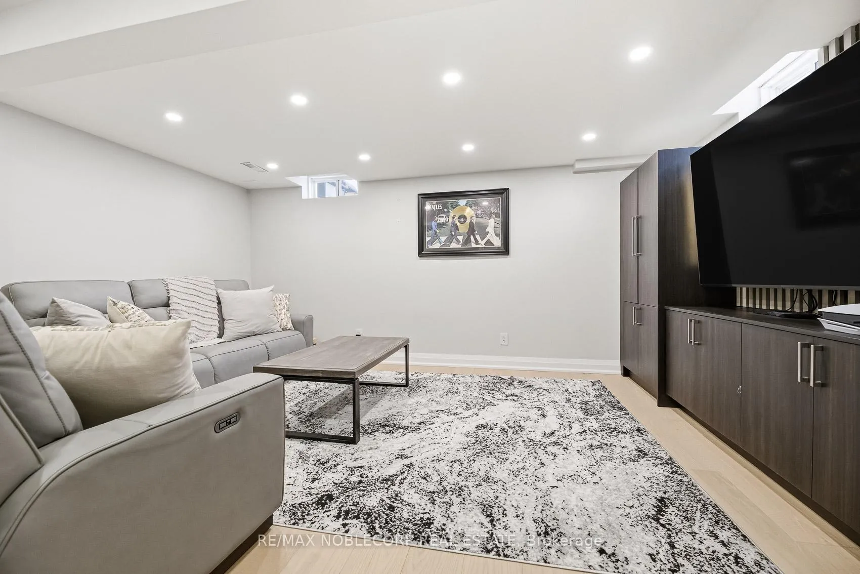 Photo 27 of 17 Senator Way, Caledon, Bolton North — HOMEH