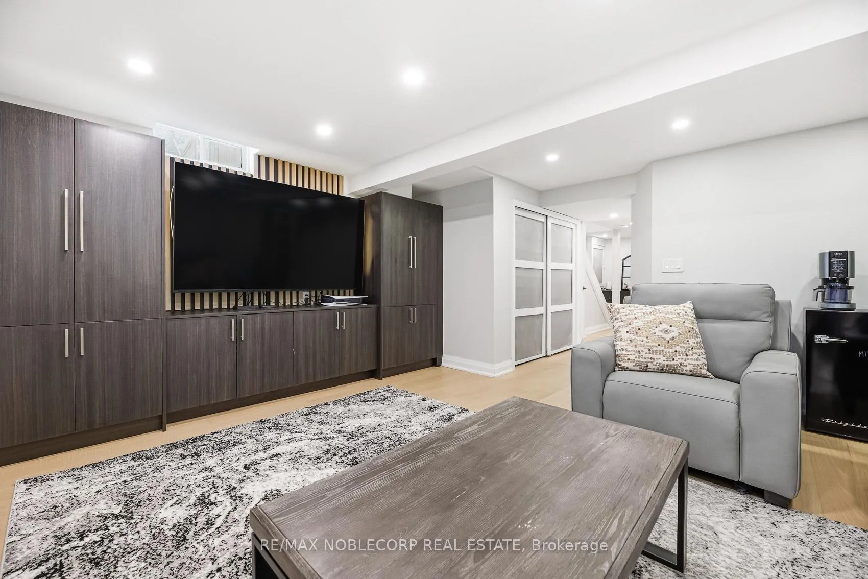 Photo 29 of 17 Senator Way, Caledon, Bolton North — HOMEH