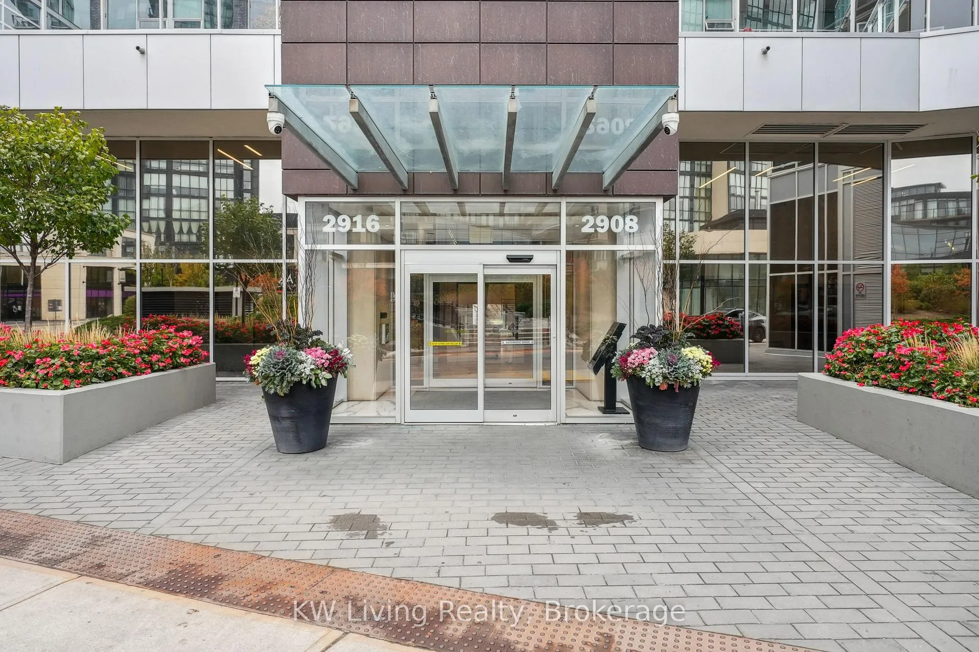 Photo 4 of Unit 1109, 2916 Highway 7, Vaughan, Concord — HOMEH