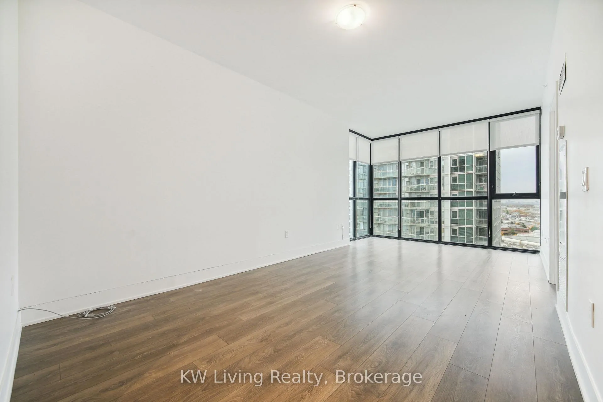 Photo 14 of Unit 1109, 2916 Highway 7, Vaughan, Concord — HOMEH