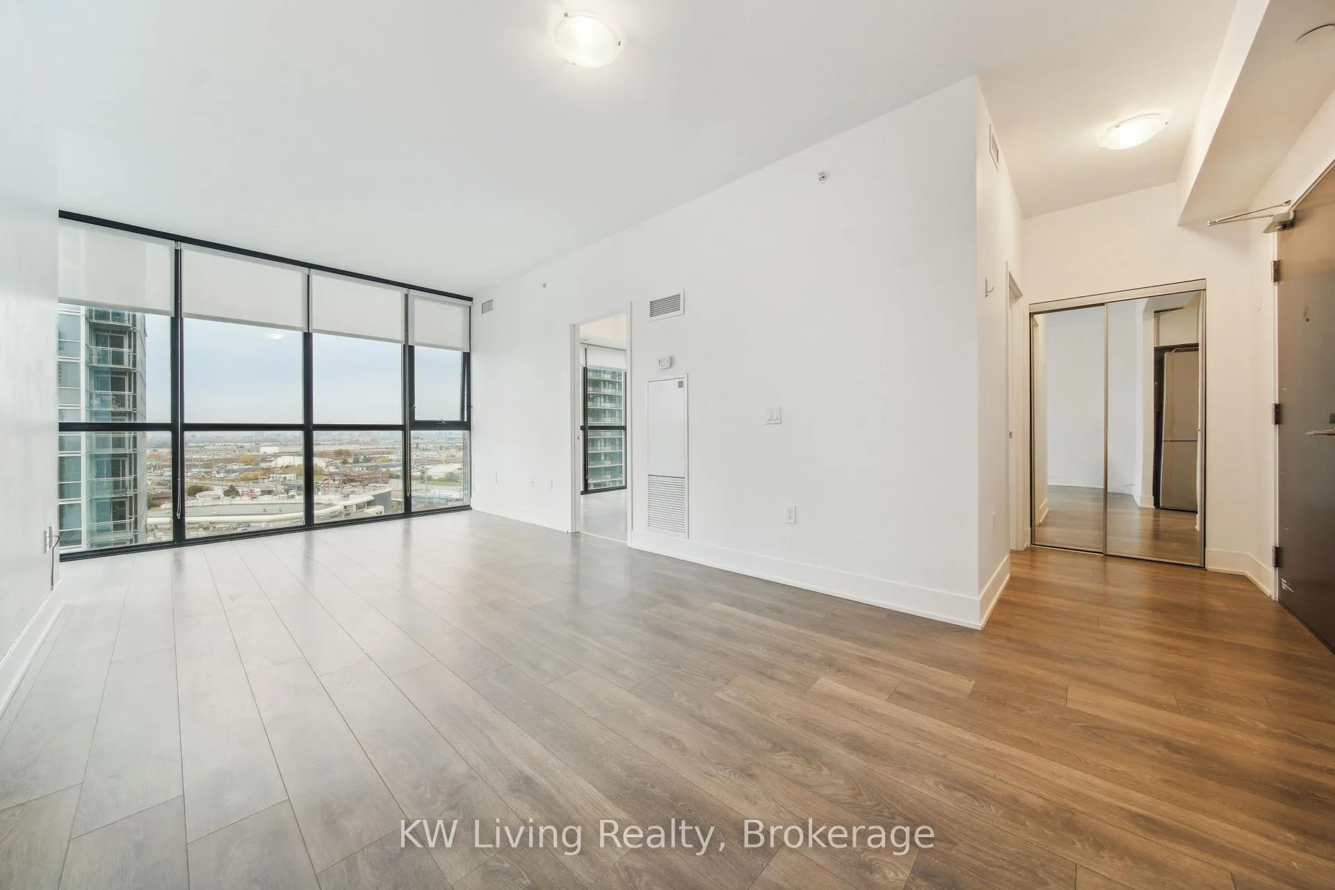 Photo 16 of Unit 1109, 2916 Highway 7, Vaughan, Concord — HOMEH