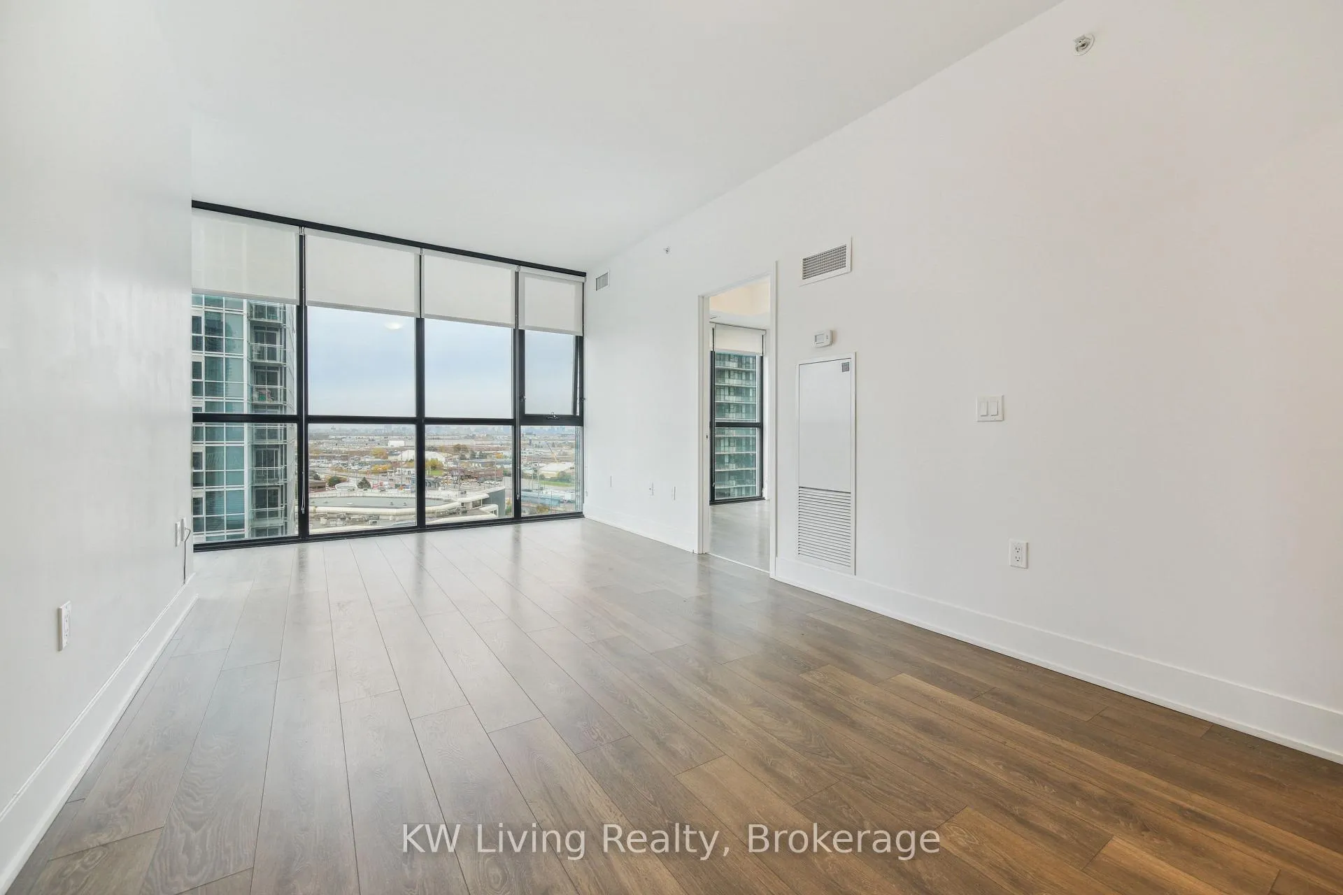 Photo 17 of Unit 1109, 2916 Highway 7, Vaughan, Concord — HOMEH