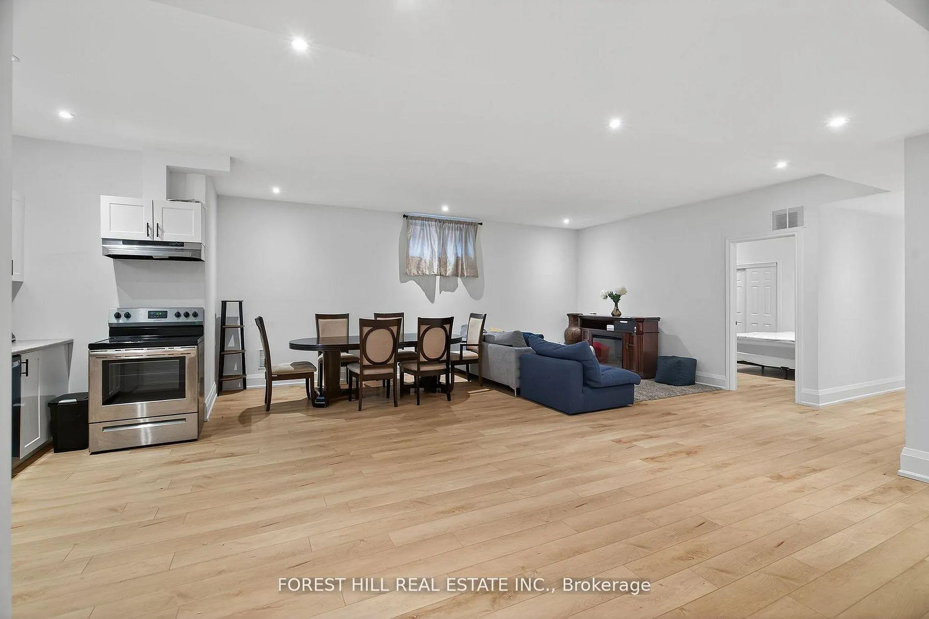 Photo 3 of Unit BSMT, 645 Coldstream Avenue, Toronto, Englemount-Lawrence — HOMEH