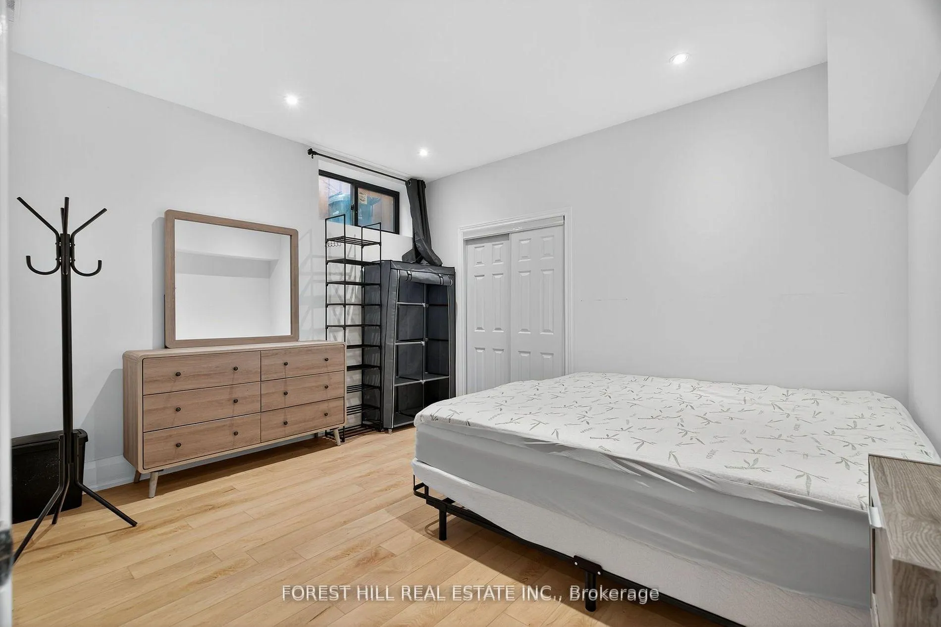 Photo 6 of Unit BSMT, 645 Coldstream Avenue, Toronto, Englemount-Lawrence — HOMEH