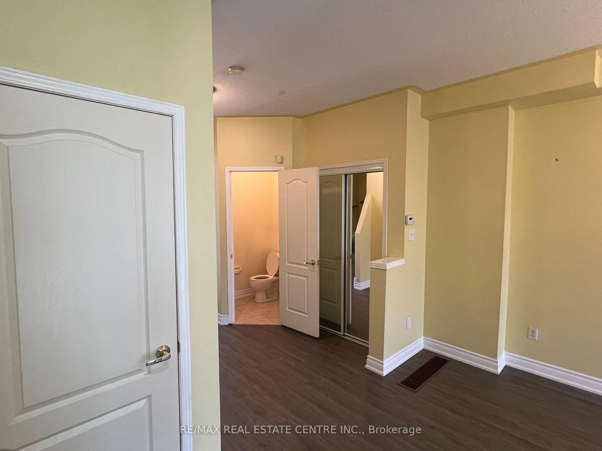 Photo 3 of Unit 178, 435 Hensall Circle, Mississauga, Cooksville — HOMEH