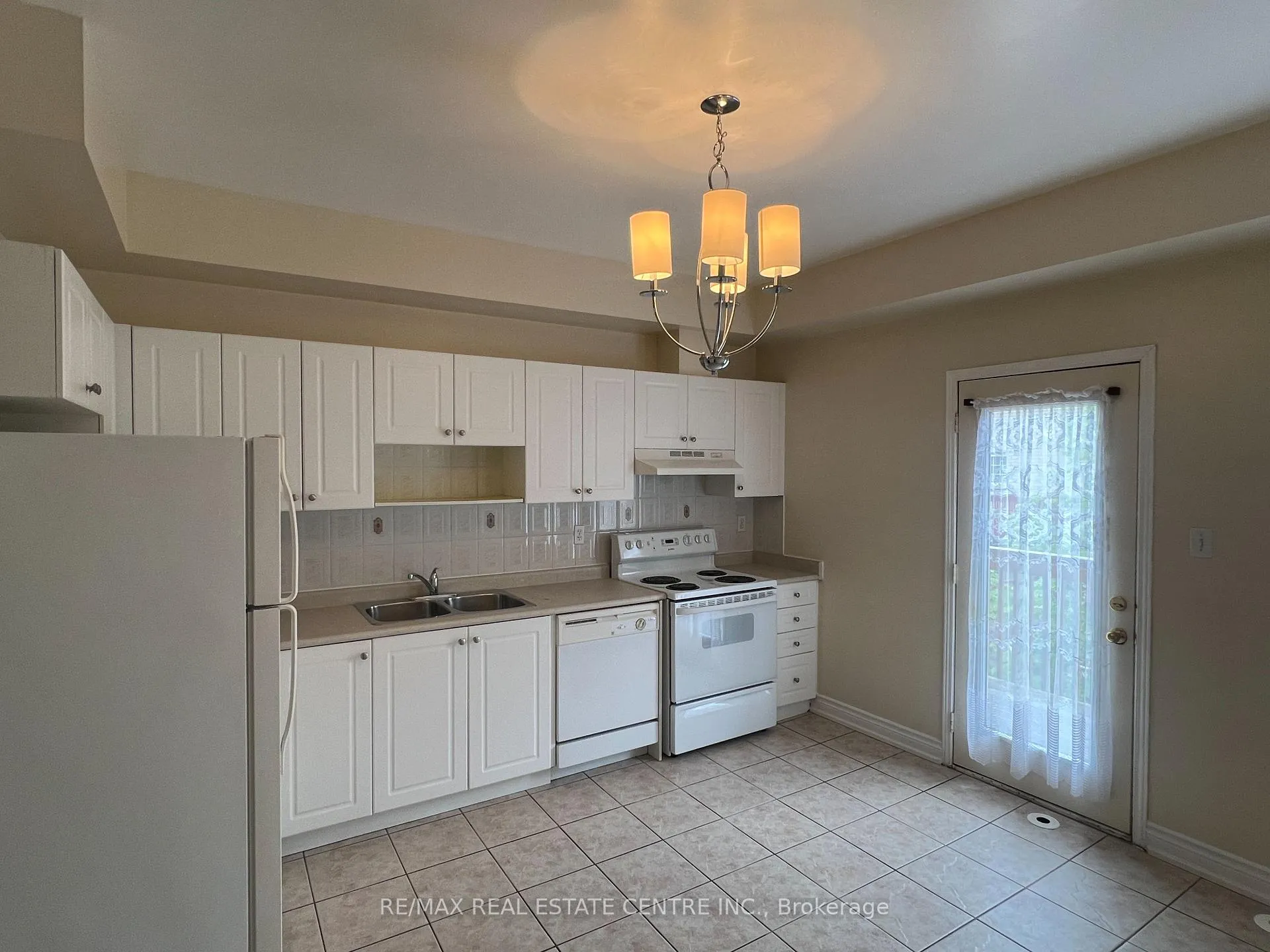 Photo 8 of Unit 178, 435 Hensall Circle, Mississauga, Cooksville — HOMEH
