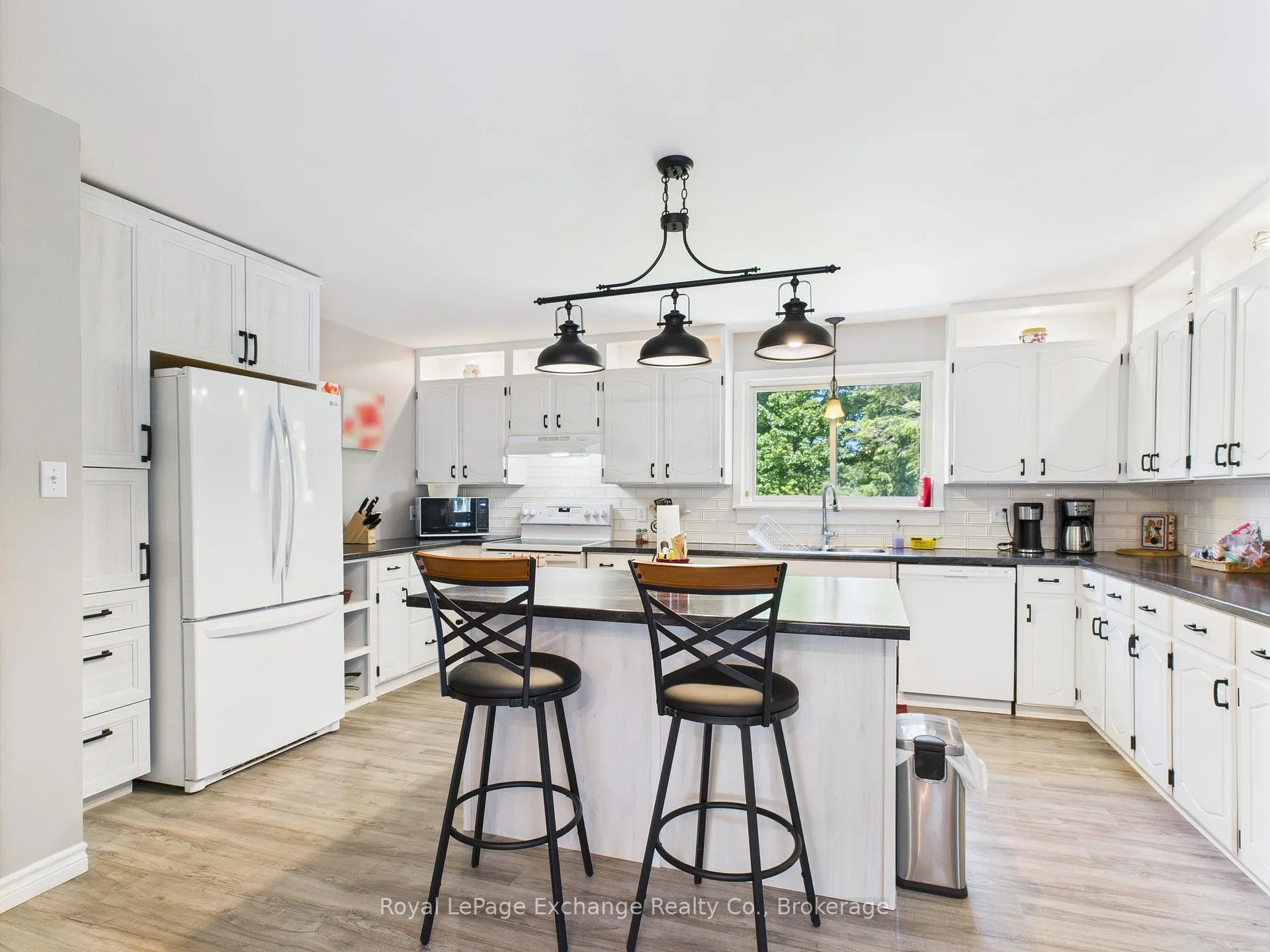 Photo 10 of 105 Menomini Road, Huron-Kinloss — HOMEH